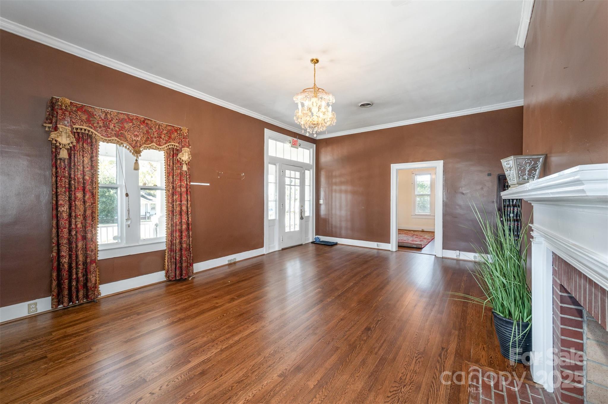 176 Columbia Street Property Photo 6