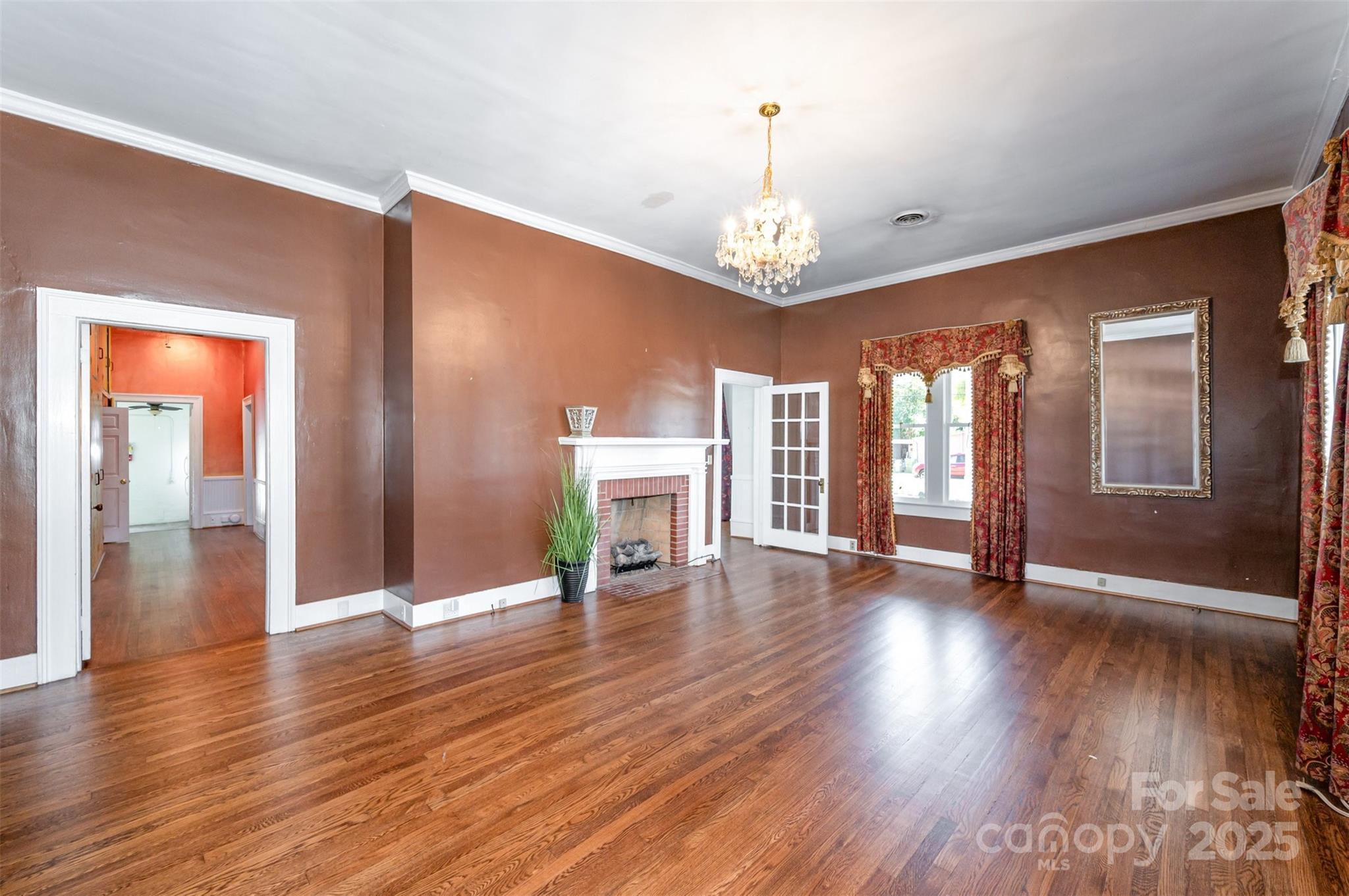 176 Columbia Street Property Photo 7