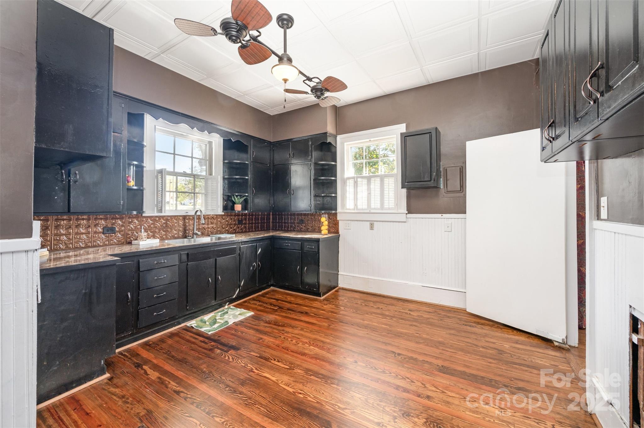 176 Columbia Street Property Photo 9