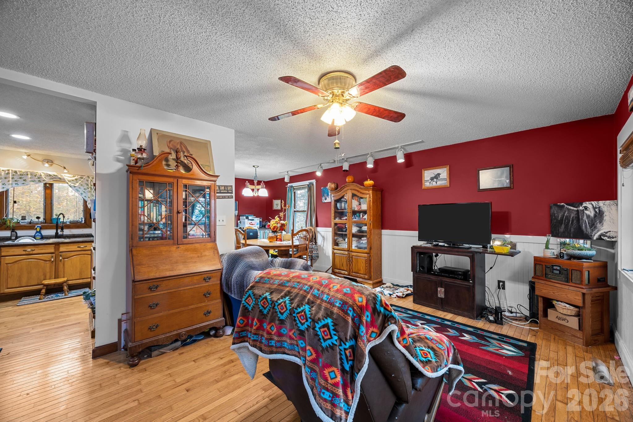 3114 New Leicester Highway Property Photo 5