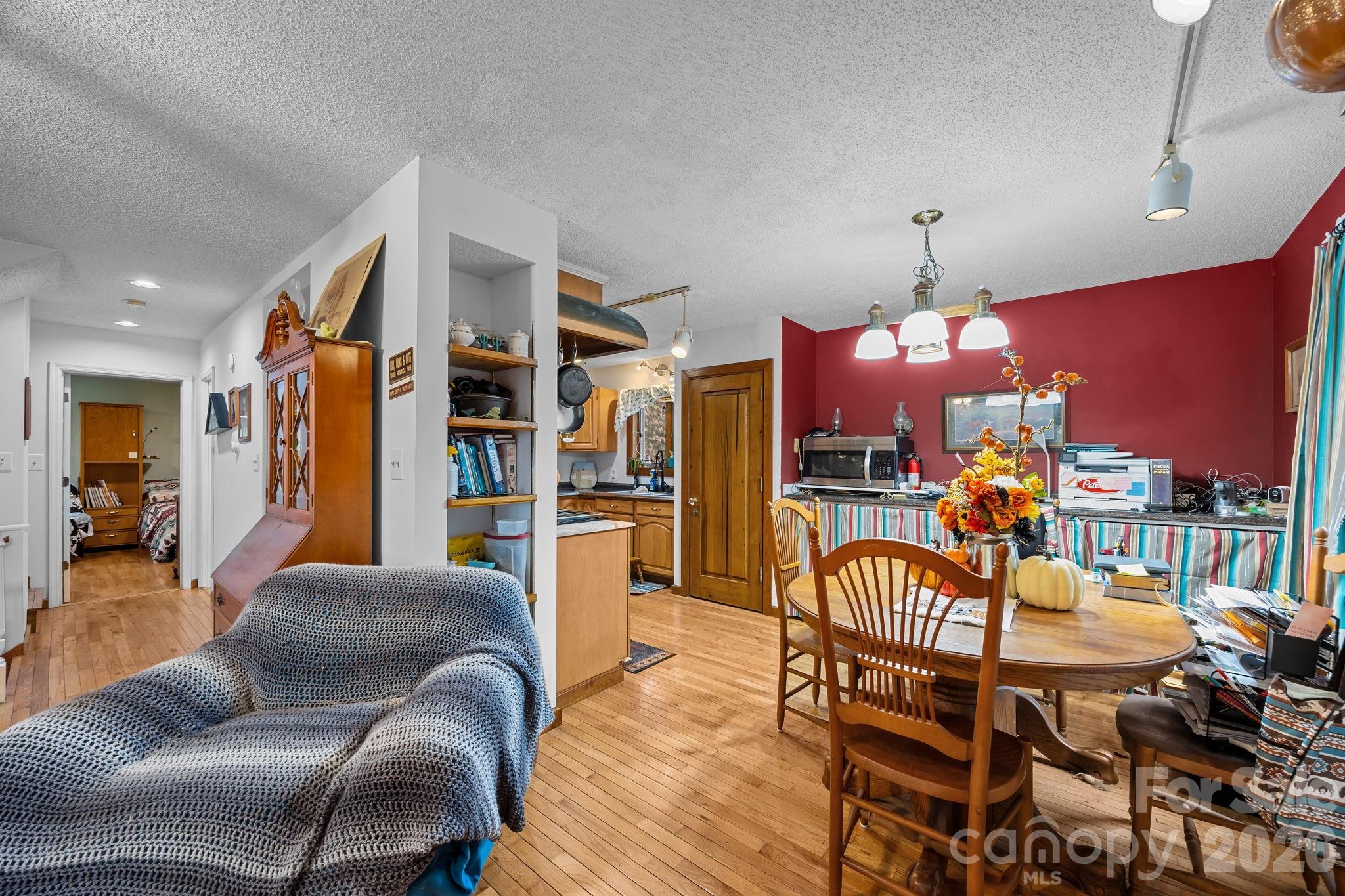 3114 New Leicester Highway Property Photo 7