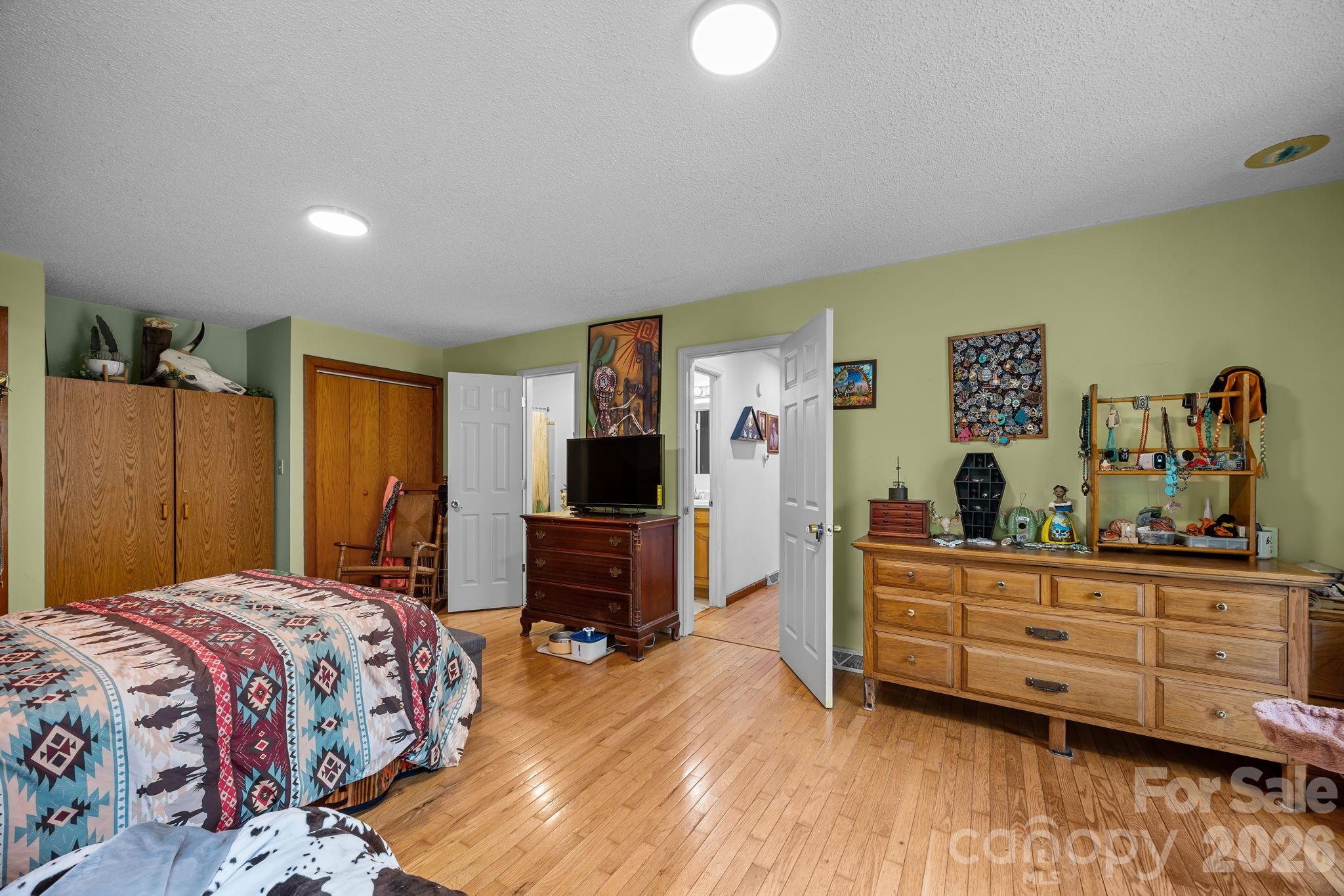 3114 New Leicester Highway Property Photo 14