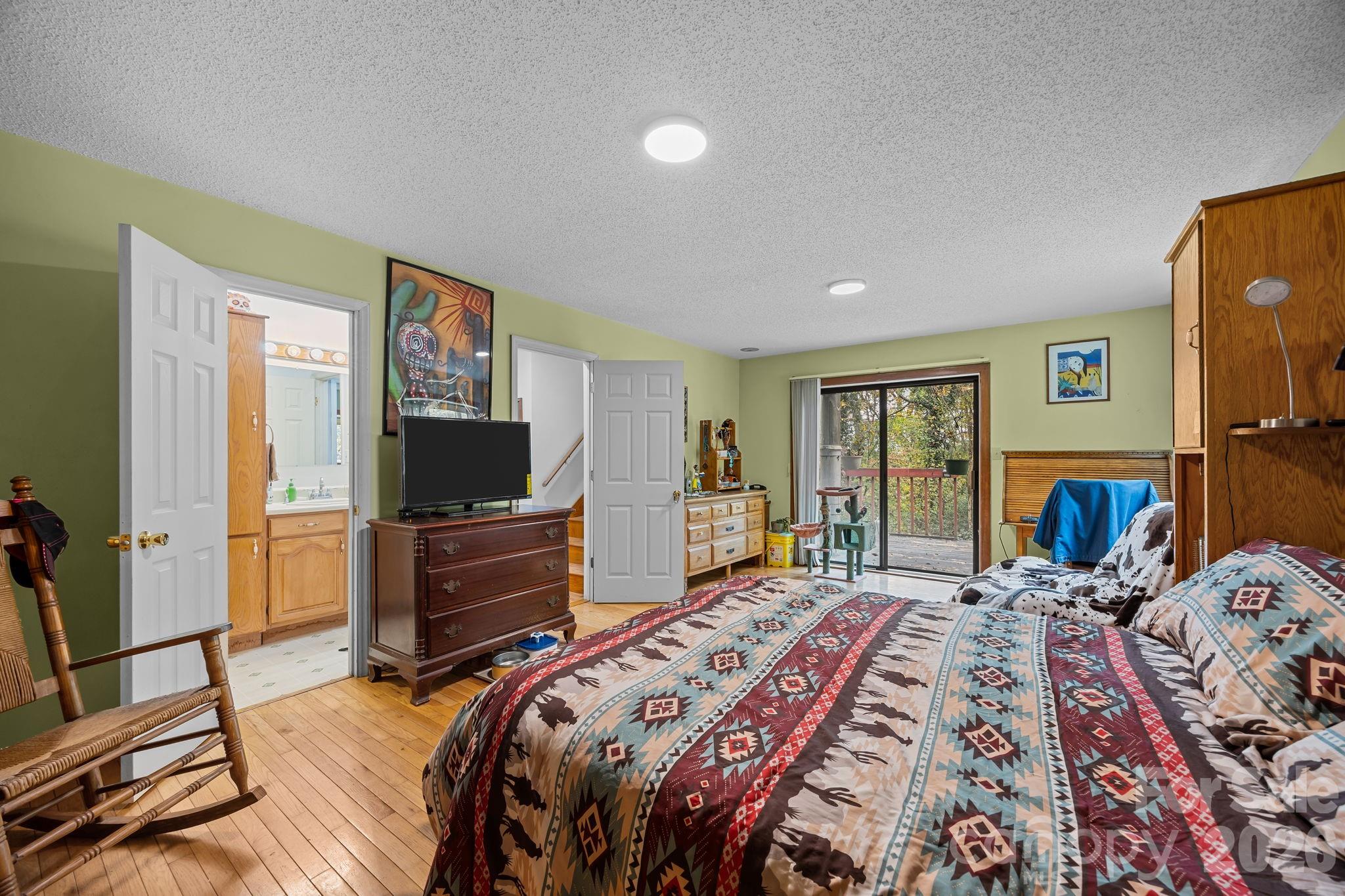 3114 New Leicester Highway Property Photo 15