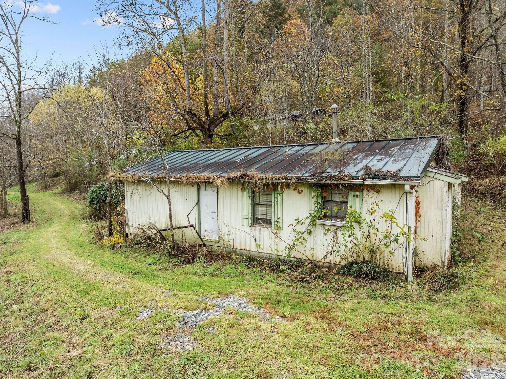3114 New Leicester Highway Property Photo 29