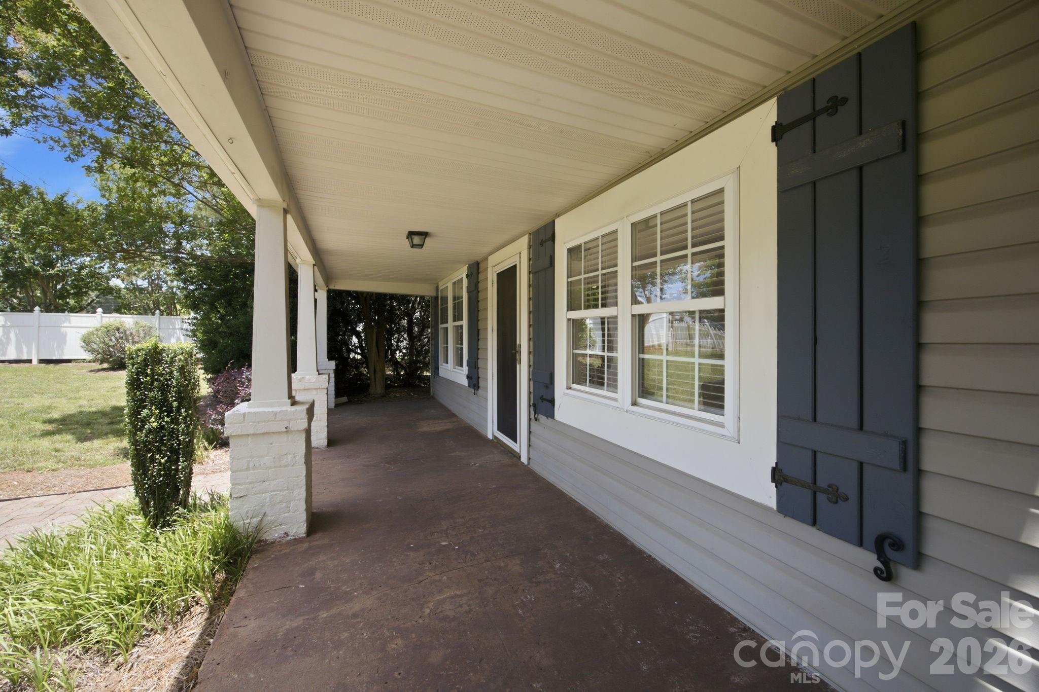 19428 Zion Avenue Property Photo 4