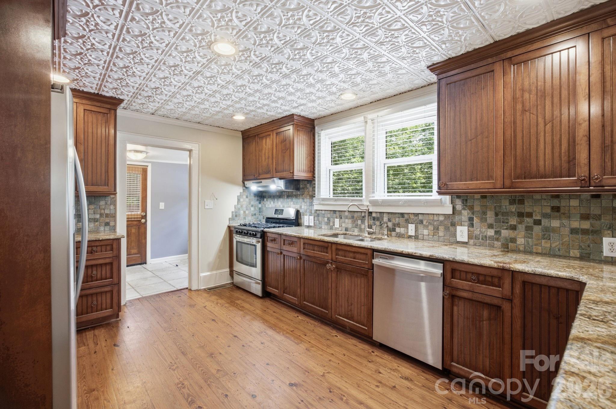 19428 Zion Avenue Property Photo 7
