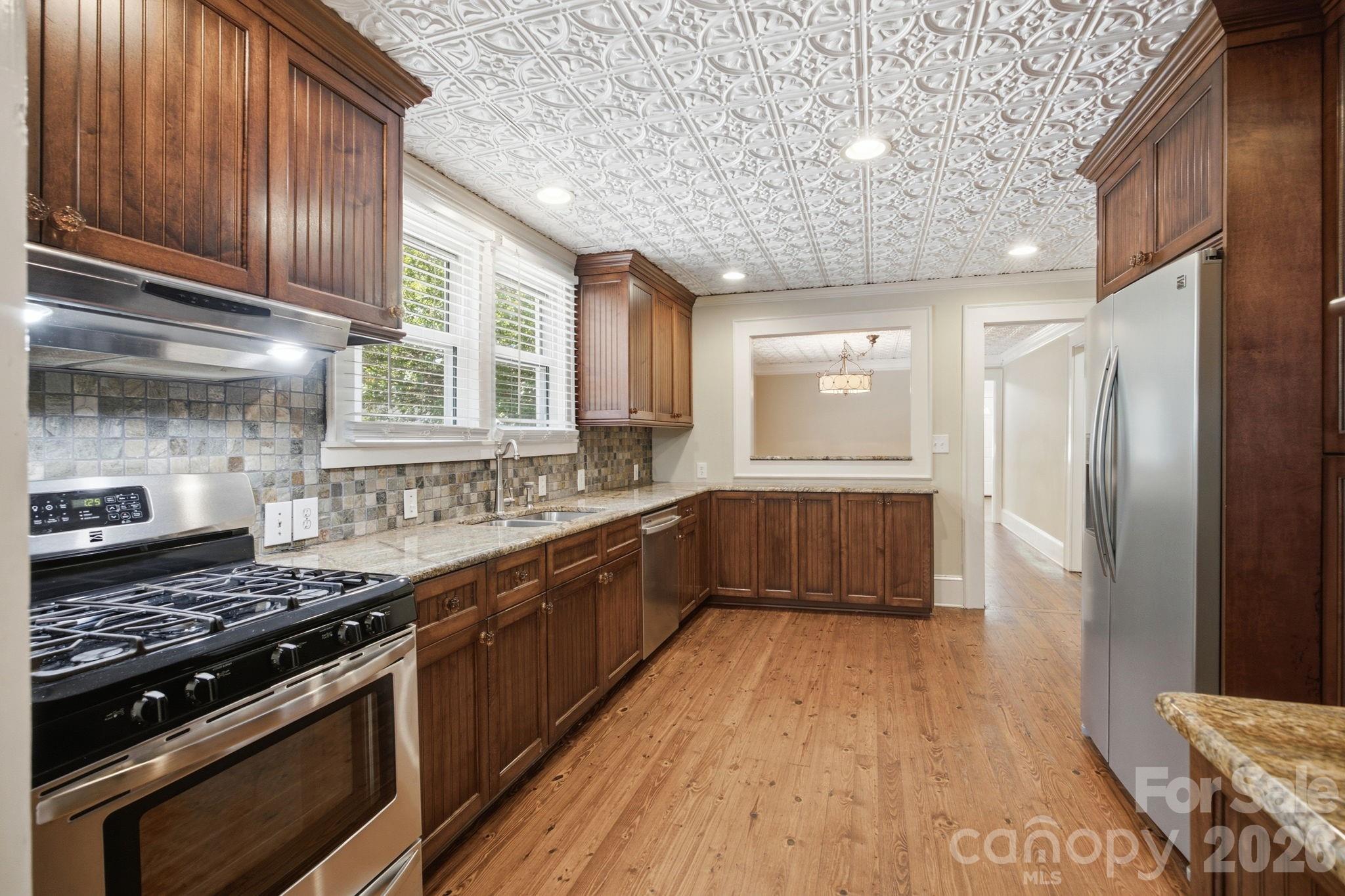 19428 Zion Avenue Property Photo 8