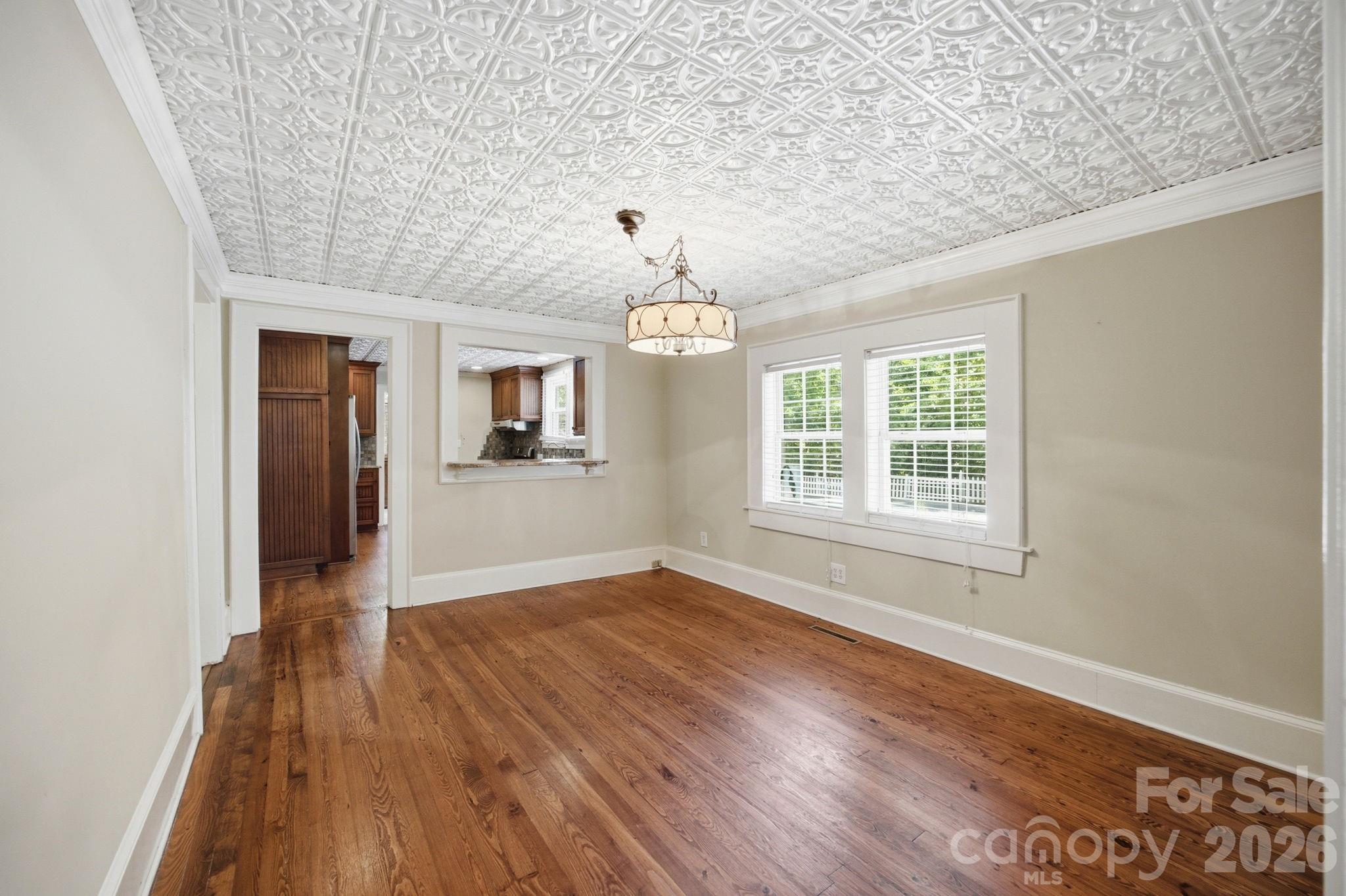 19428 Zion Avenue Property Photo 10