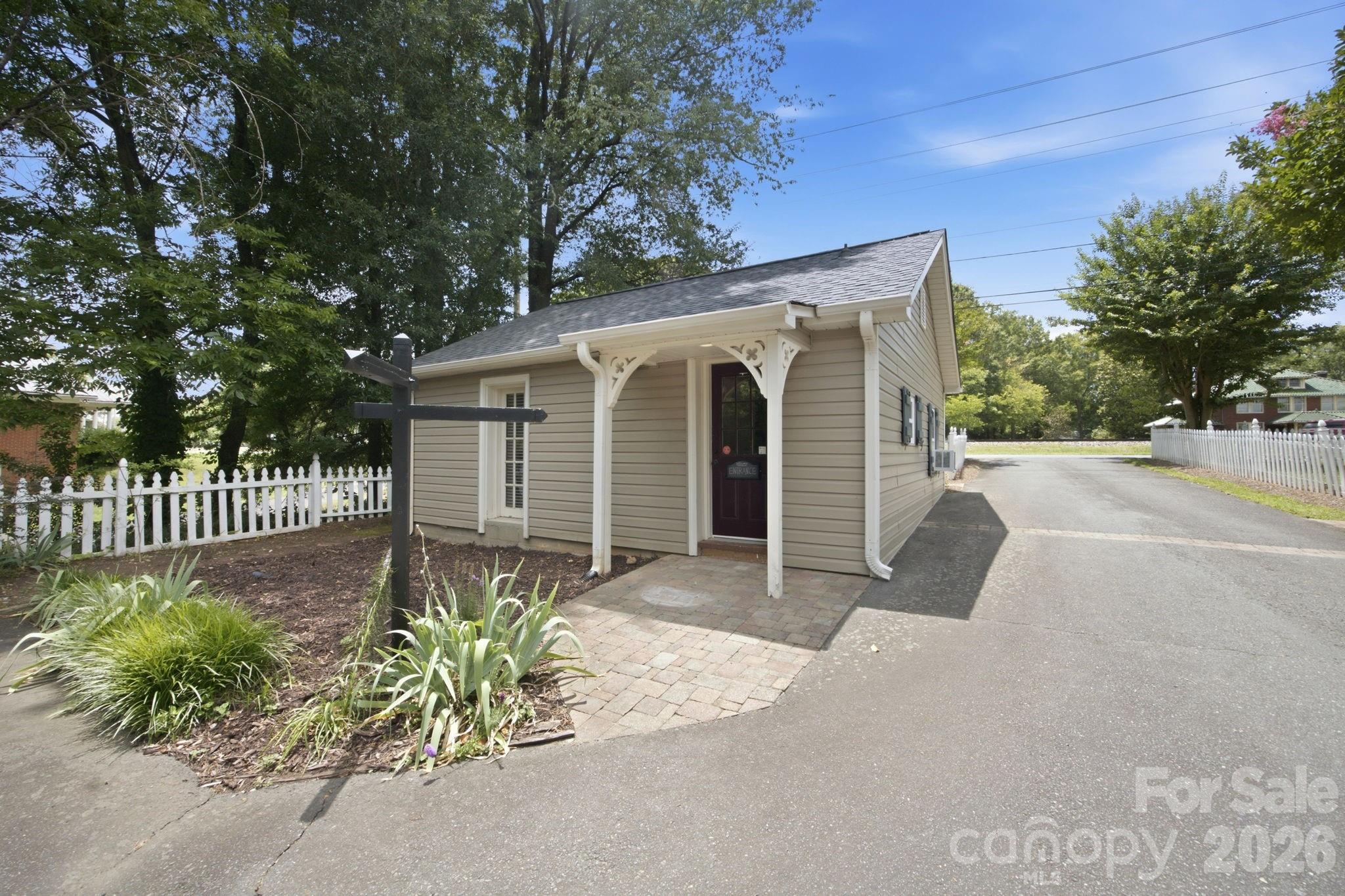 19428 Zion Avenue Property Photo 25
