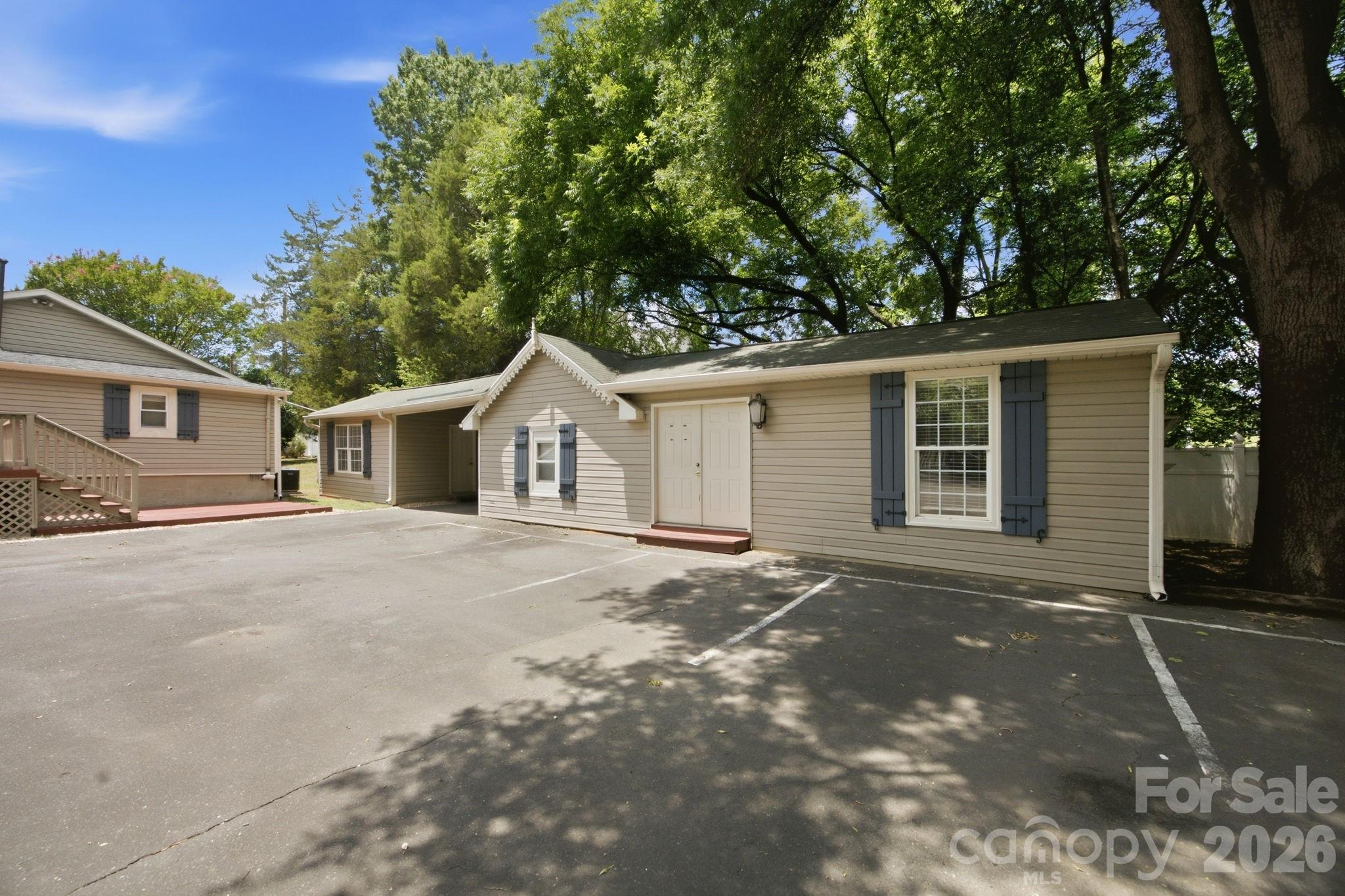 19428 Zion Avenue Property Photo 33