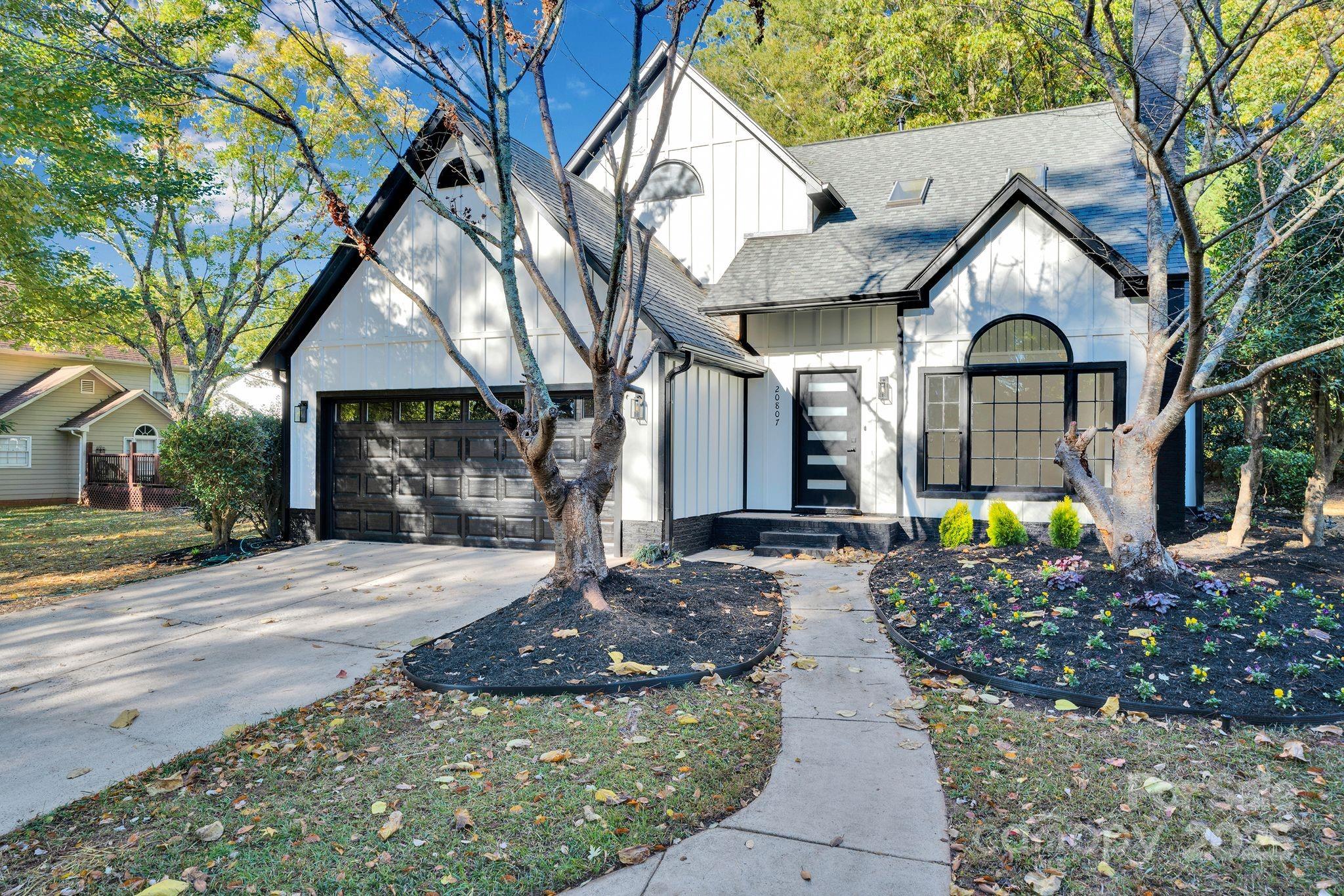 20807 Willow Pond Road Property Photo 2