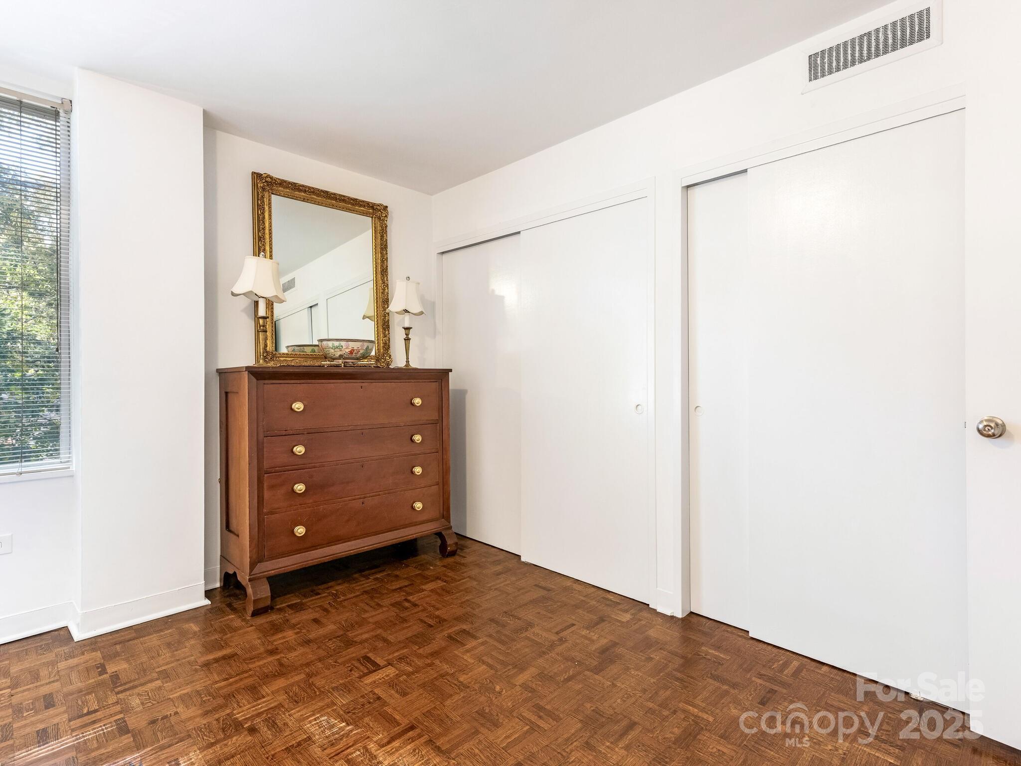 1300 Queens Road 401 Property Photo 8