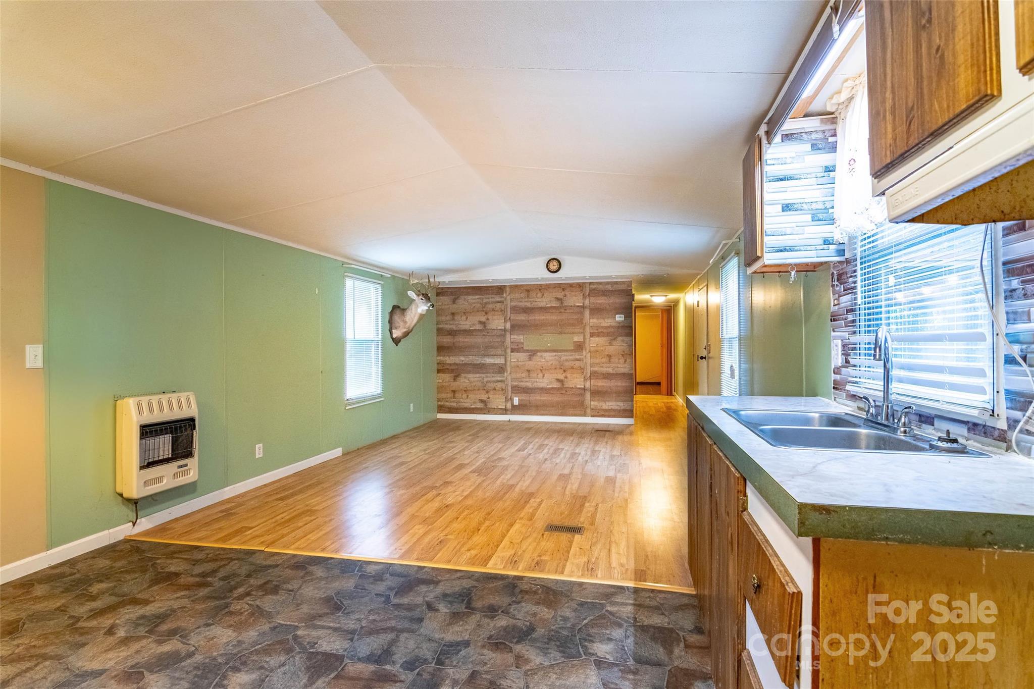 190 Carrs Court Property Photo 6