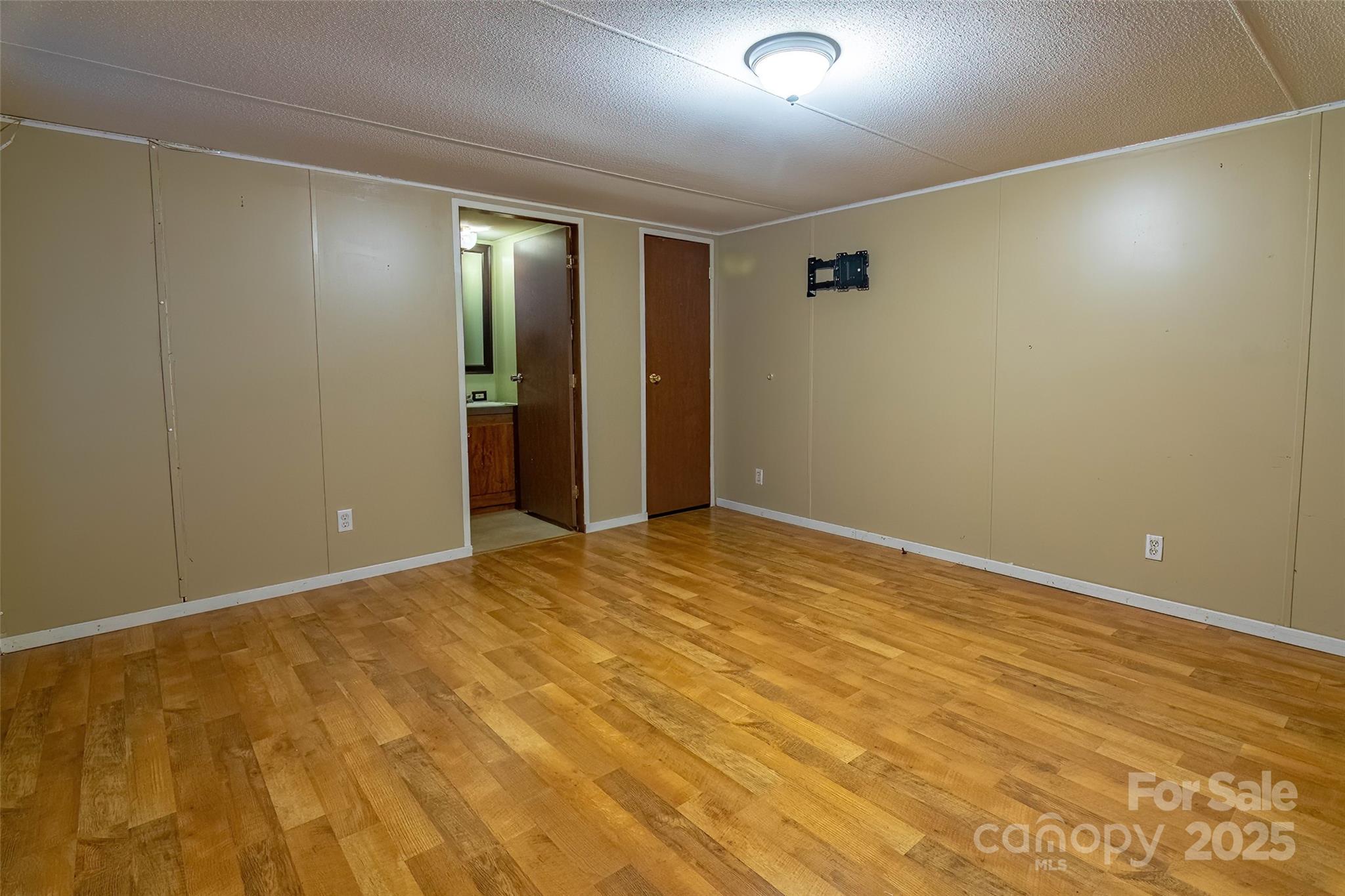 190 Carrs Court Property Photo 7