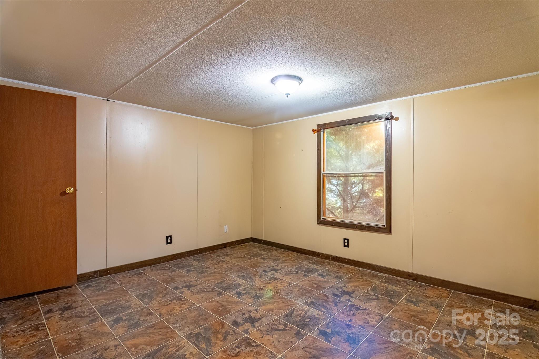 190 Carrs Court Property Photo 8