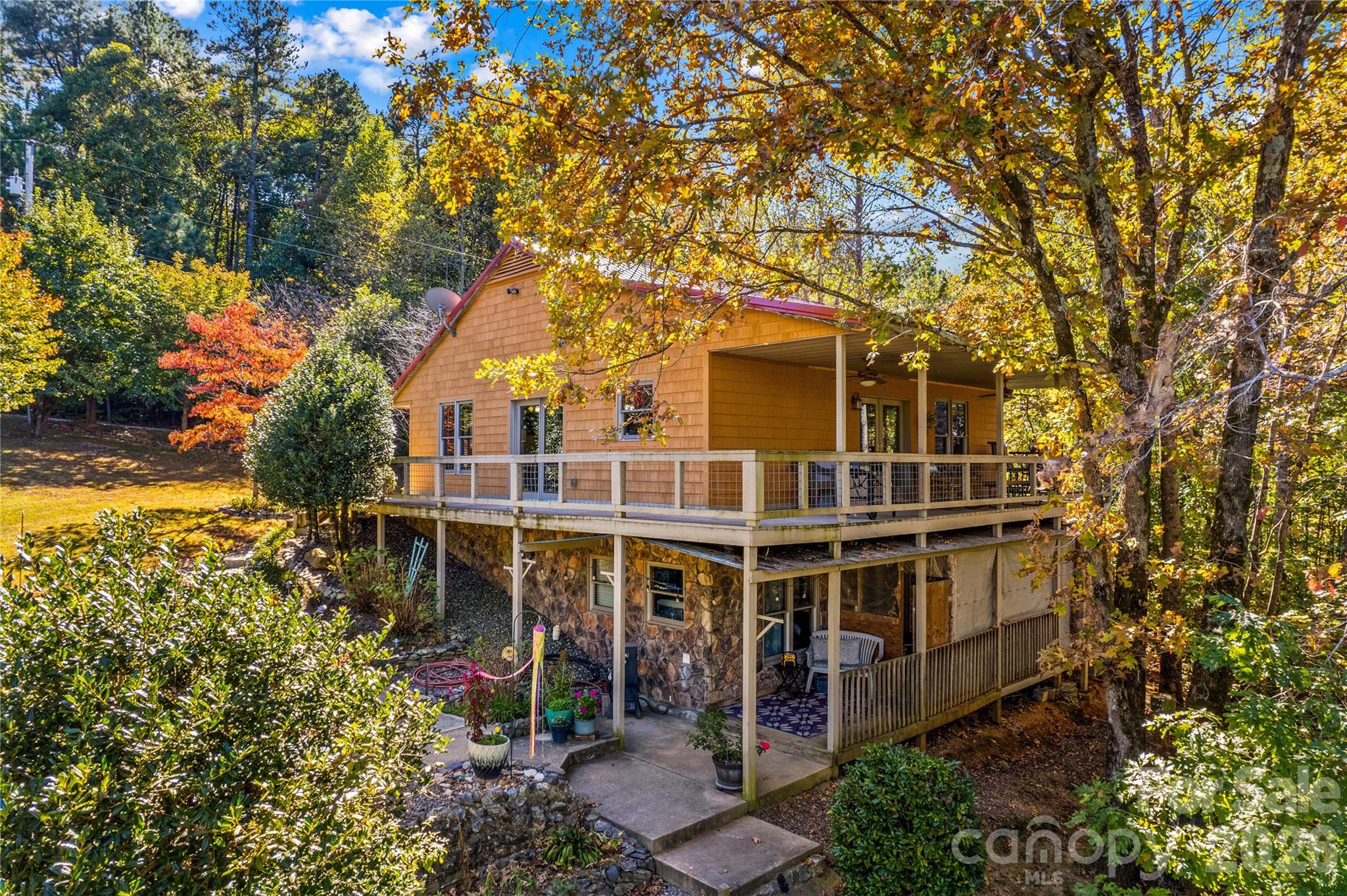 153 Mcgregor Lane Property Photo 1