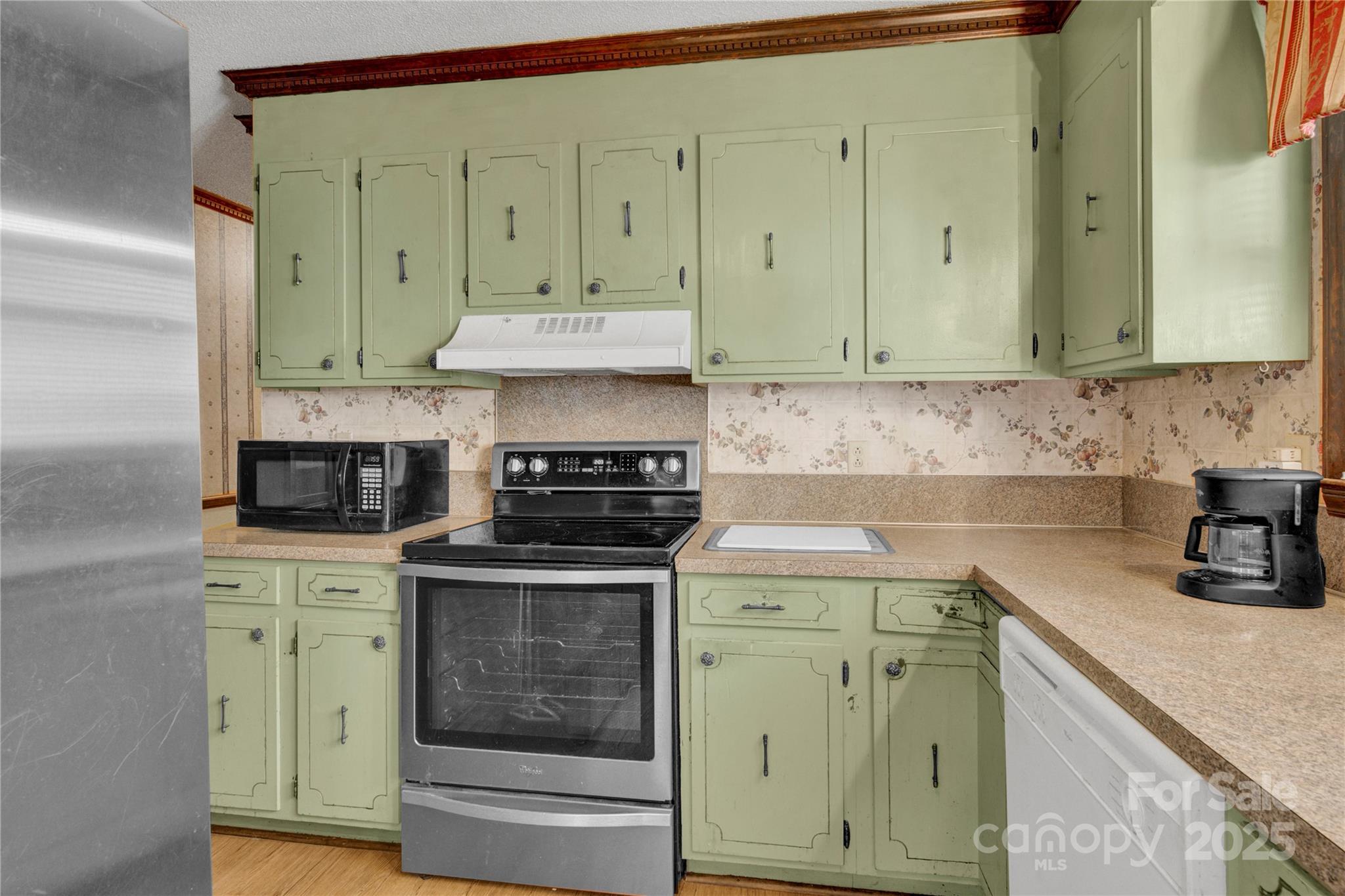 841 Knowles Drive Property Photo 8