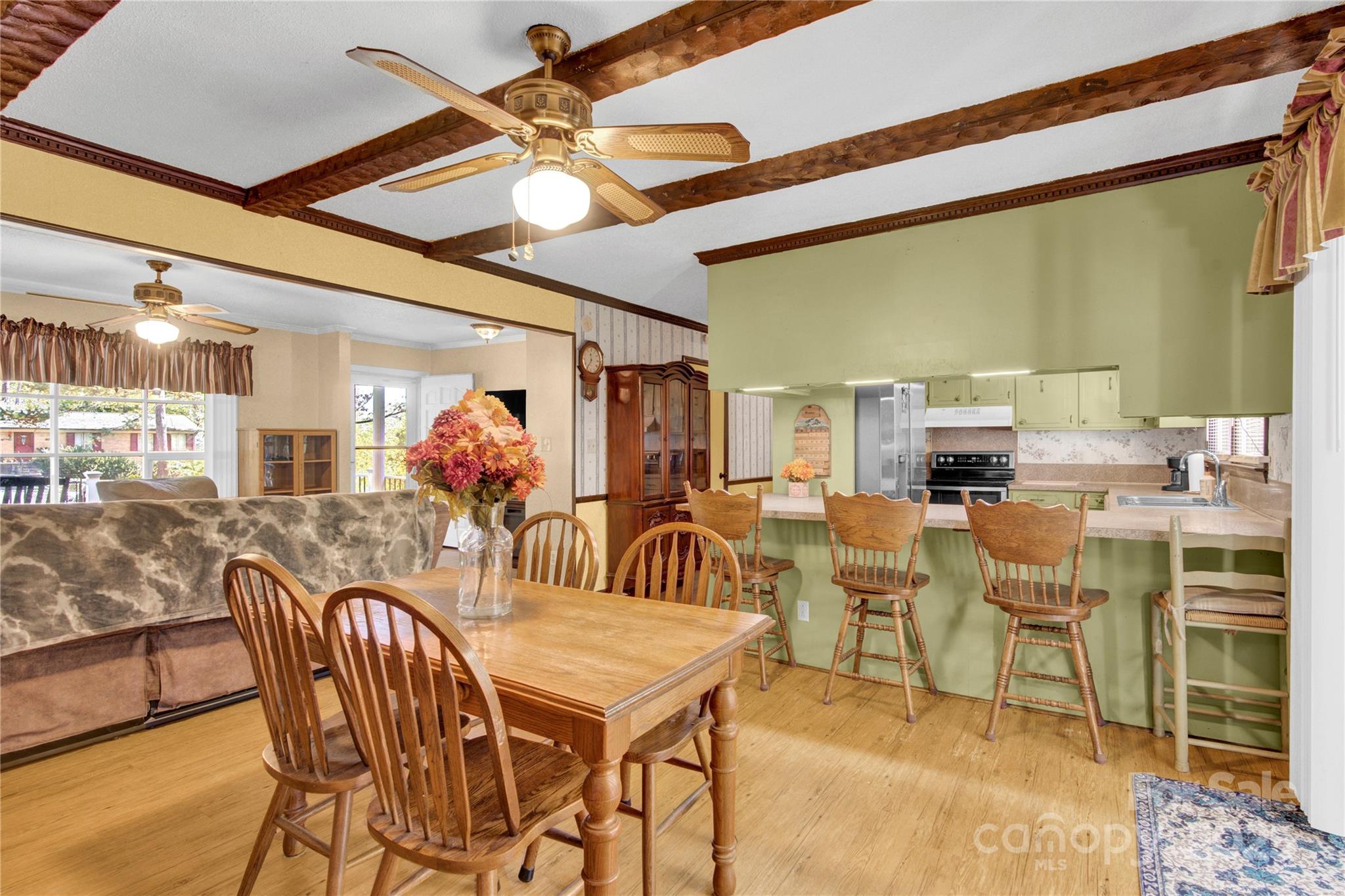 841 Knowles Drive Property Photo 14