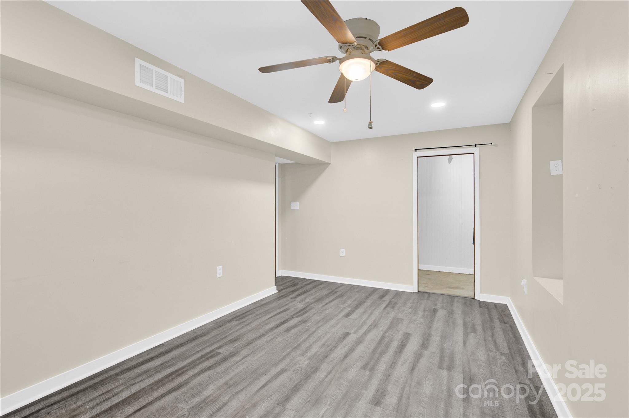 841 Knowles Drive Property Photo 34