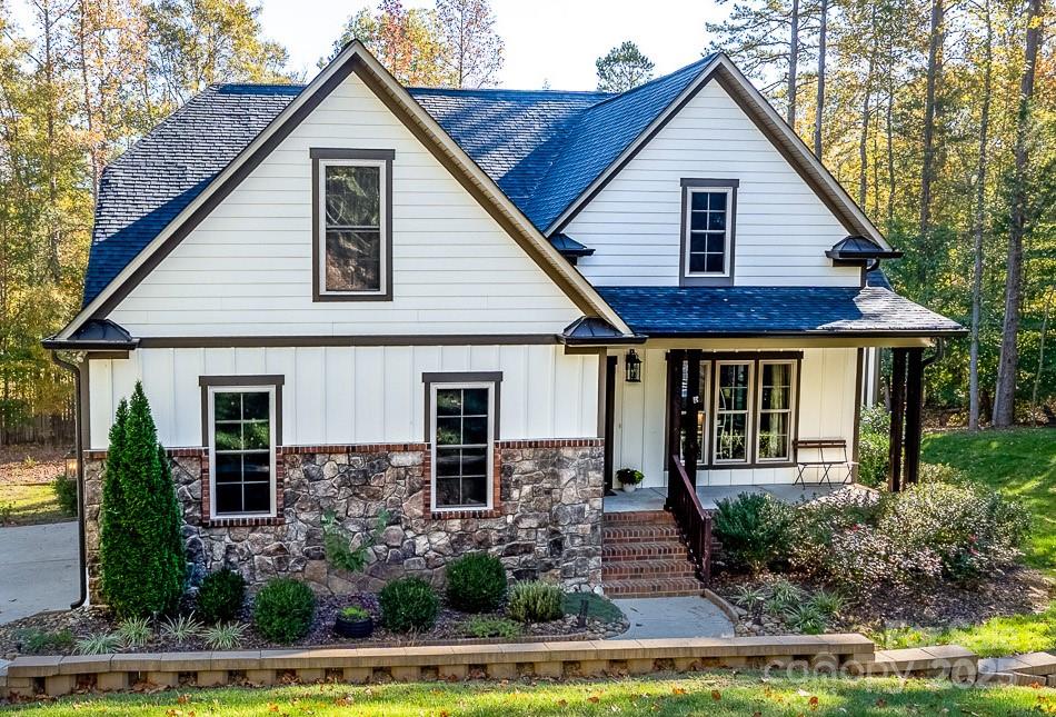 284 Ikerd Drive Property Photo 1