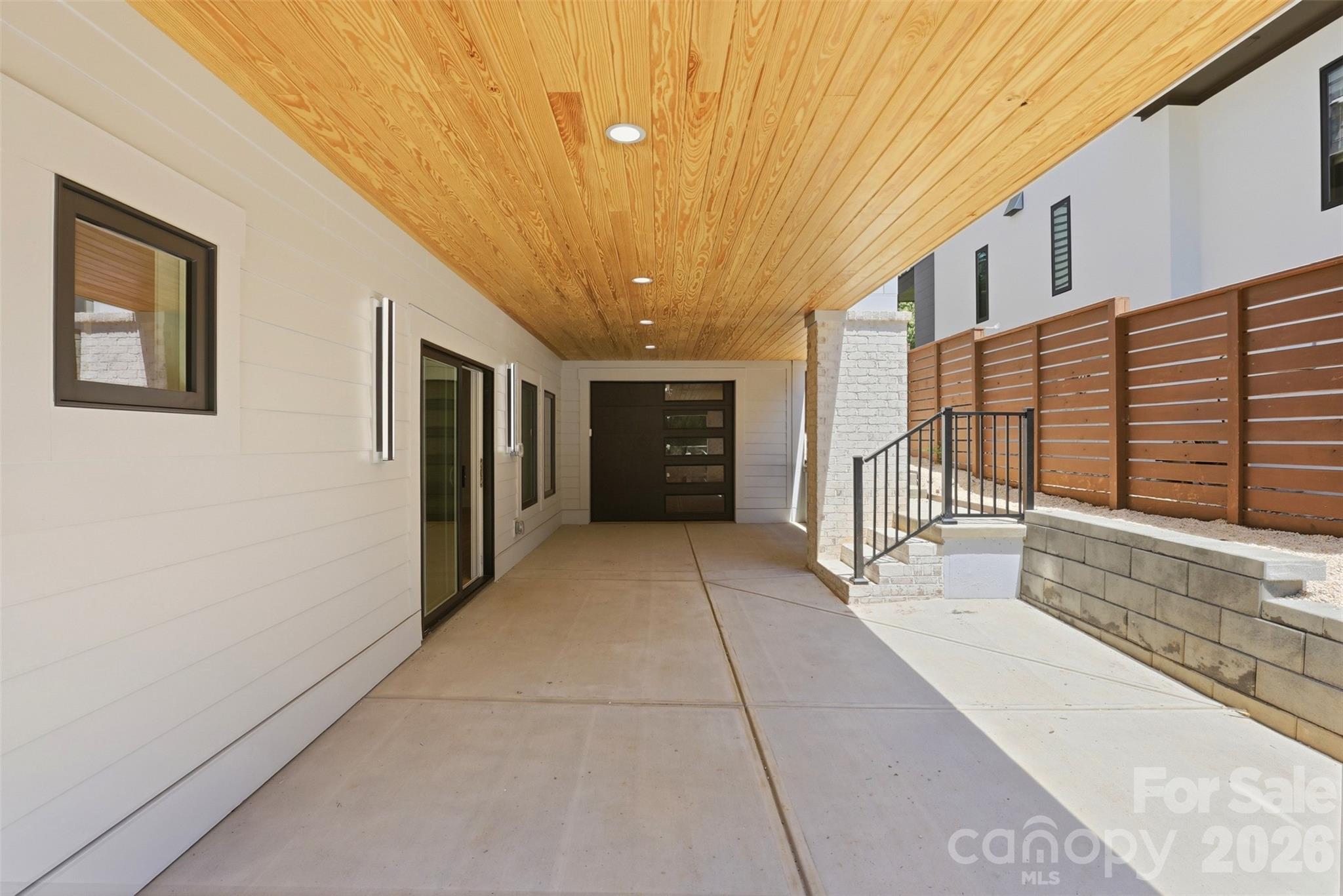 2649 Laburnum Avenue Property Photo 6