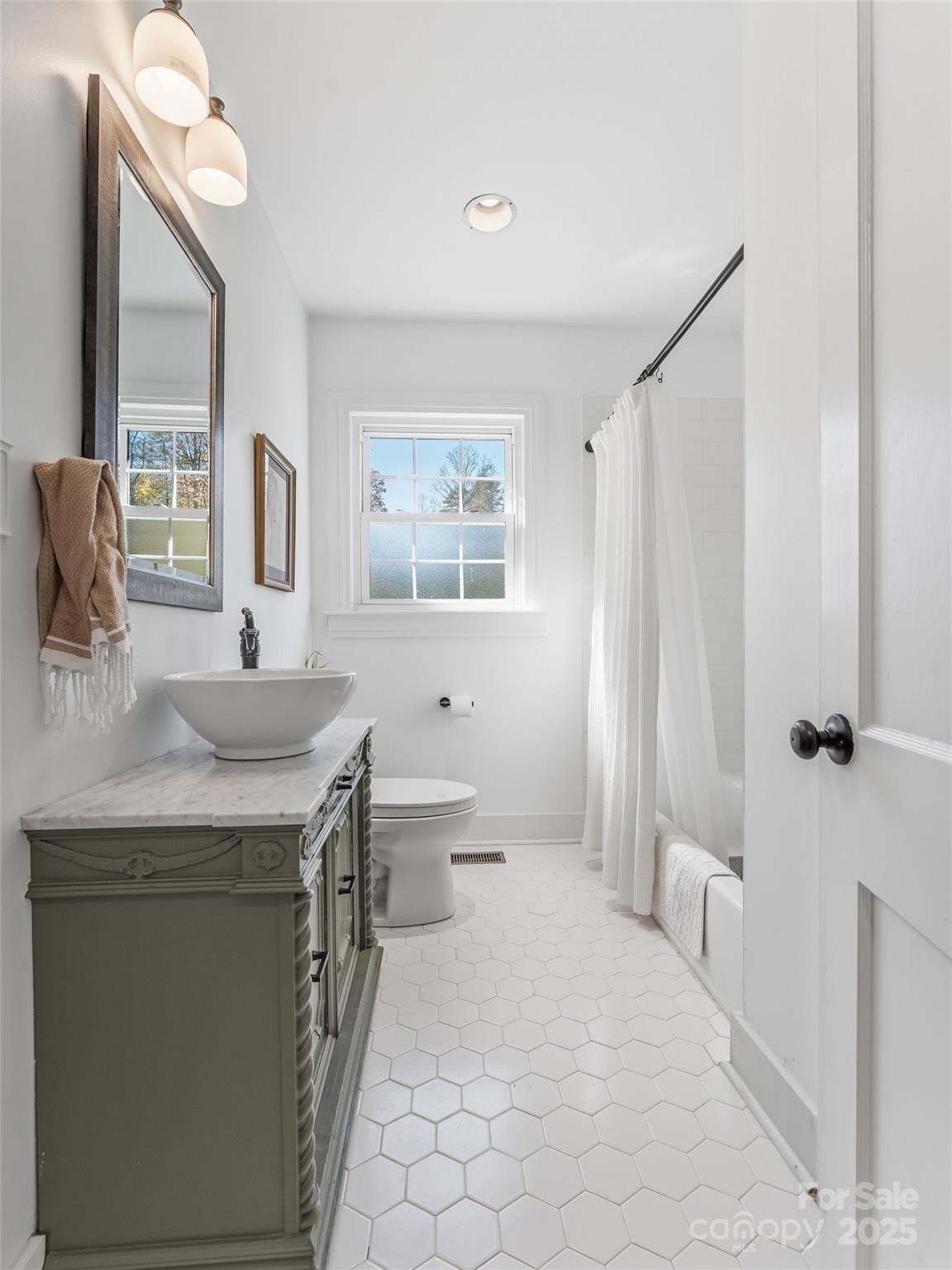 140 Lakeview Avenue Property Photo 21