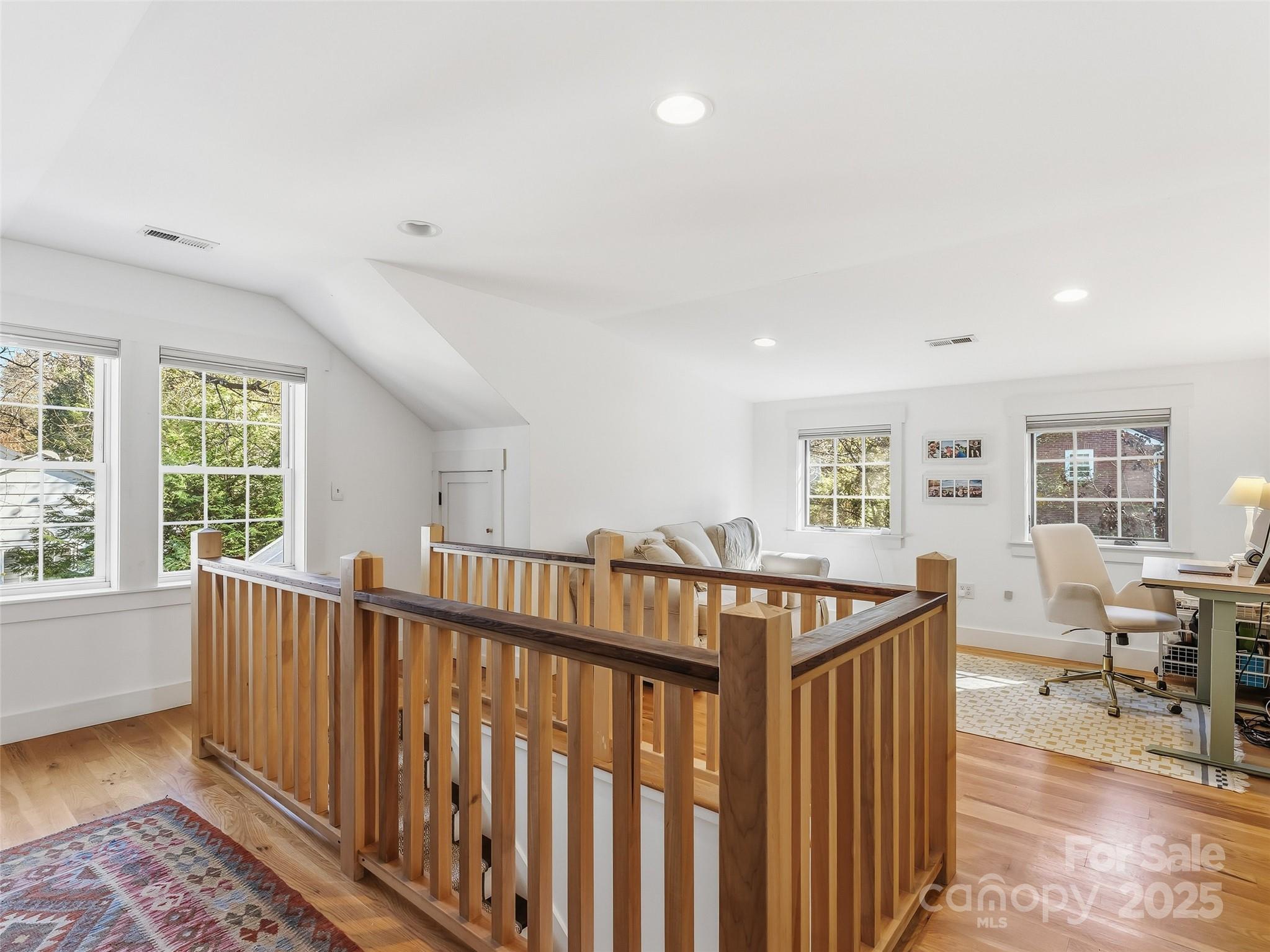 140 Lakeview Avenue Property Photo 23