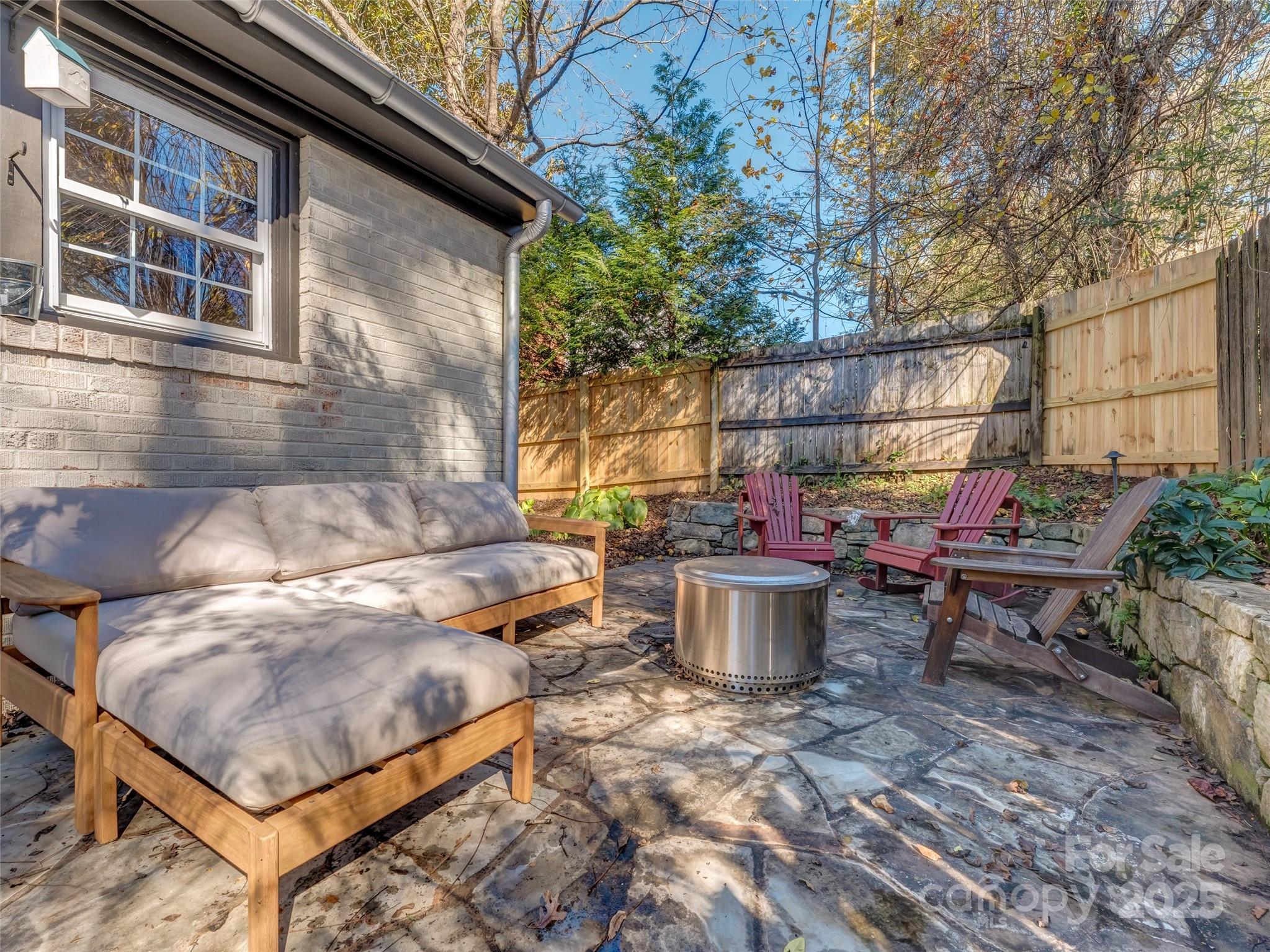 140 Lakeview Avenue Property Photo 34