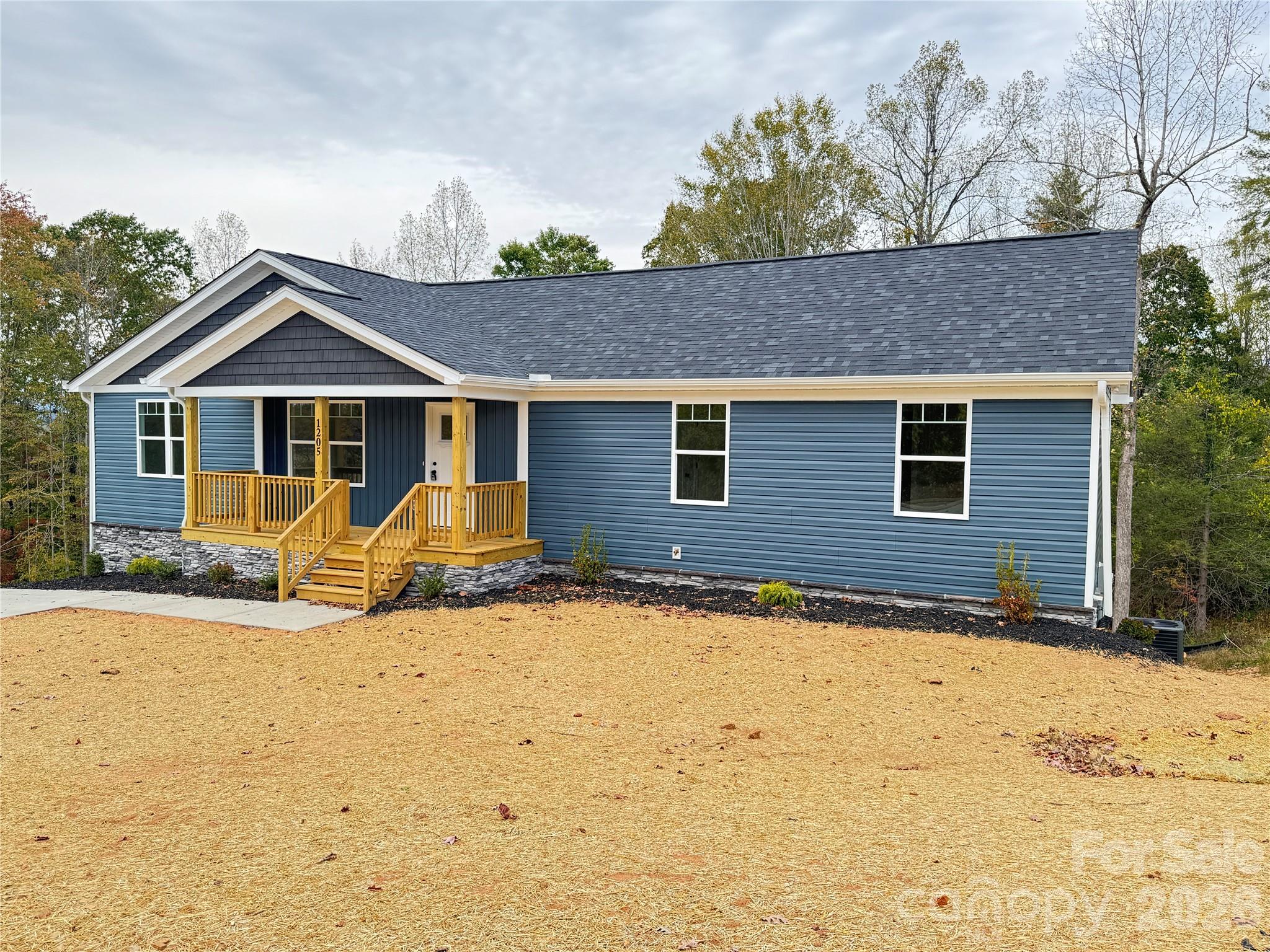1205 Summerhill Street Property Photo 2