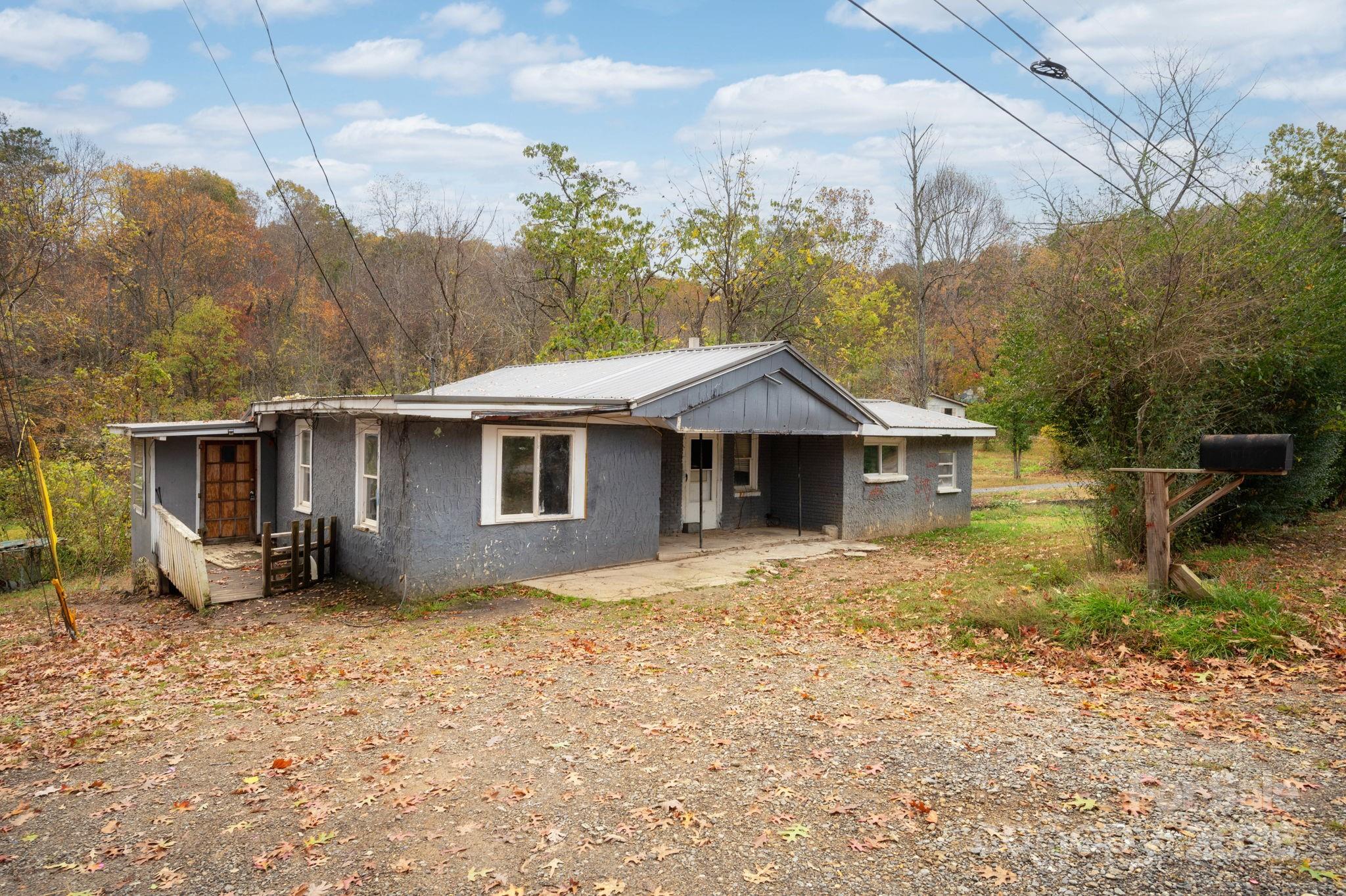 226 Mount Allen Heights Property Photo 1