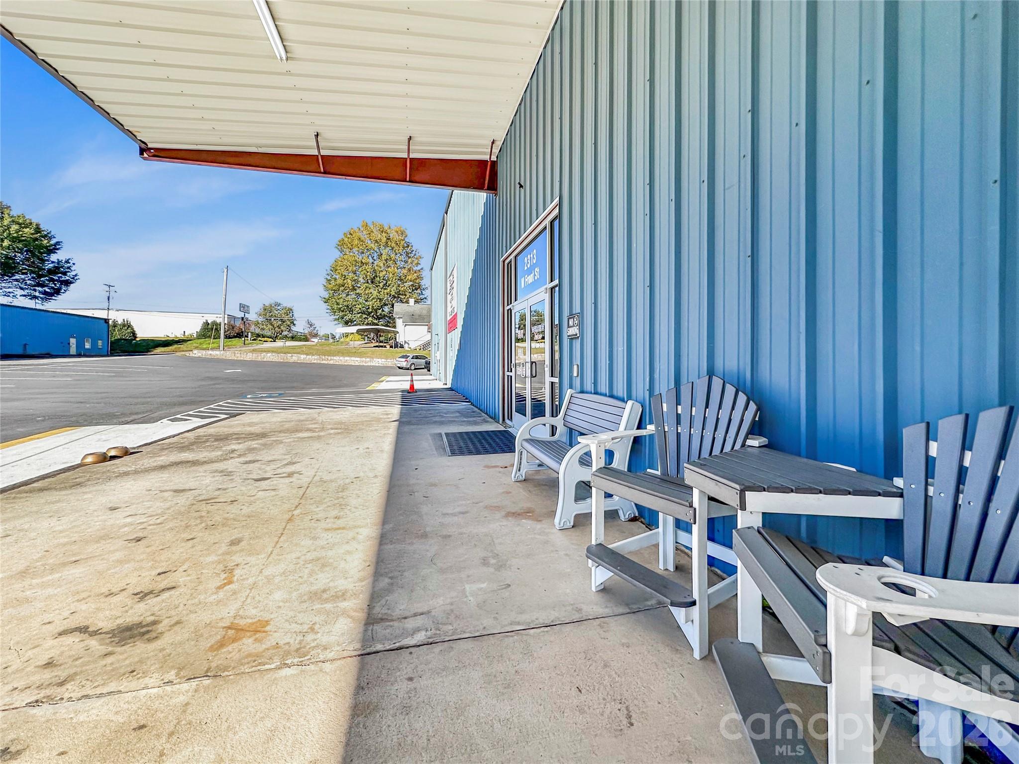 2313 W Front Street Property Photo 5