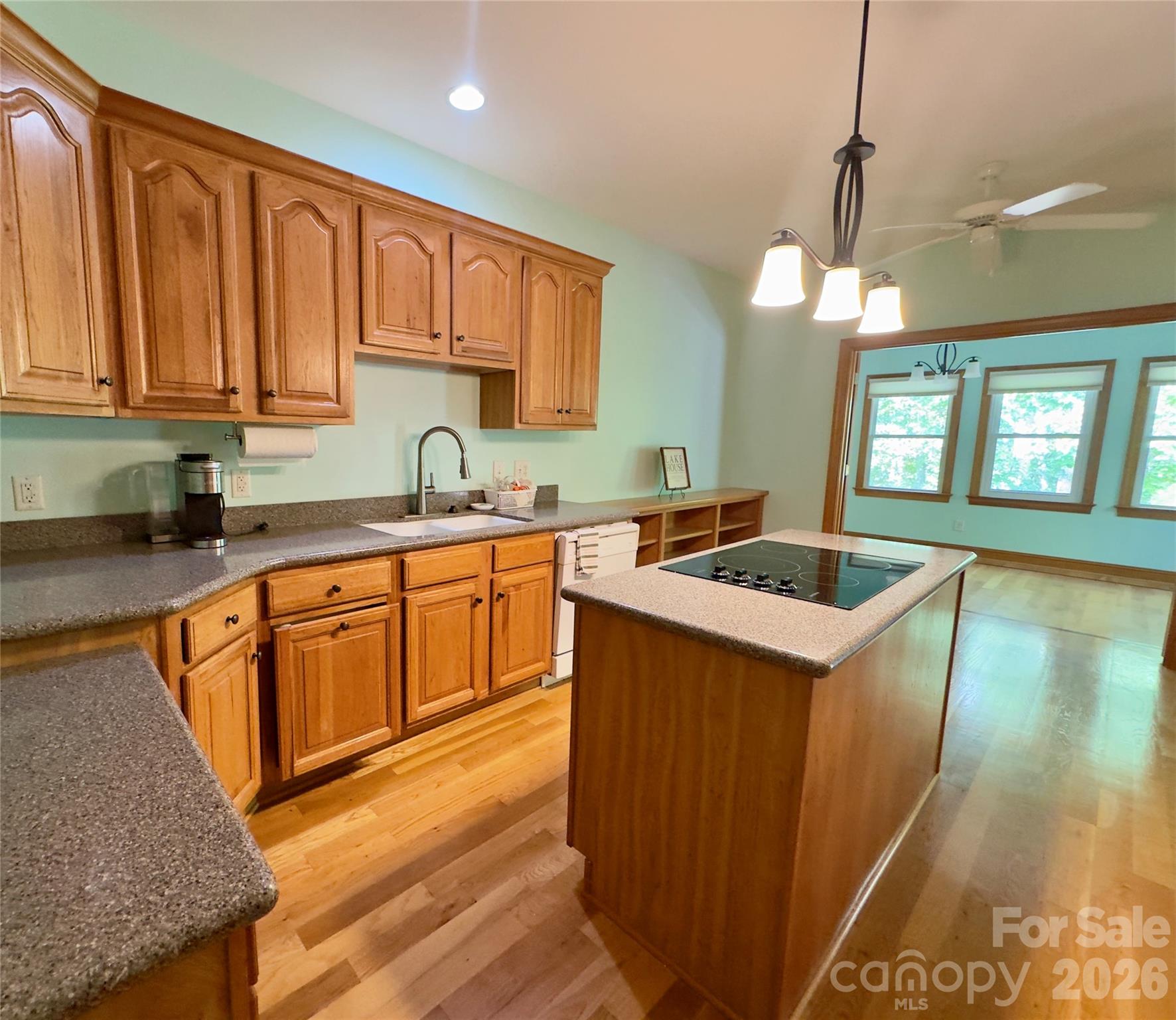 906 Rocky Cove Lane Property Photo 29