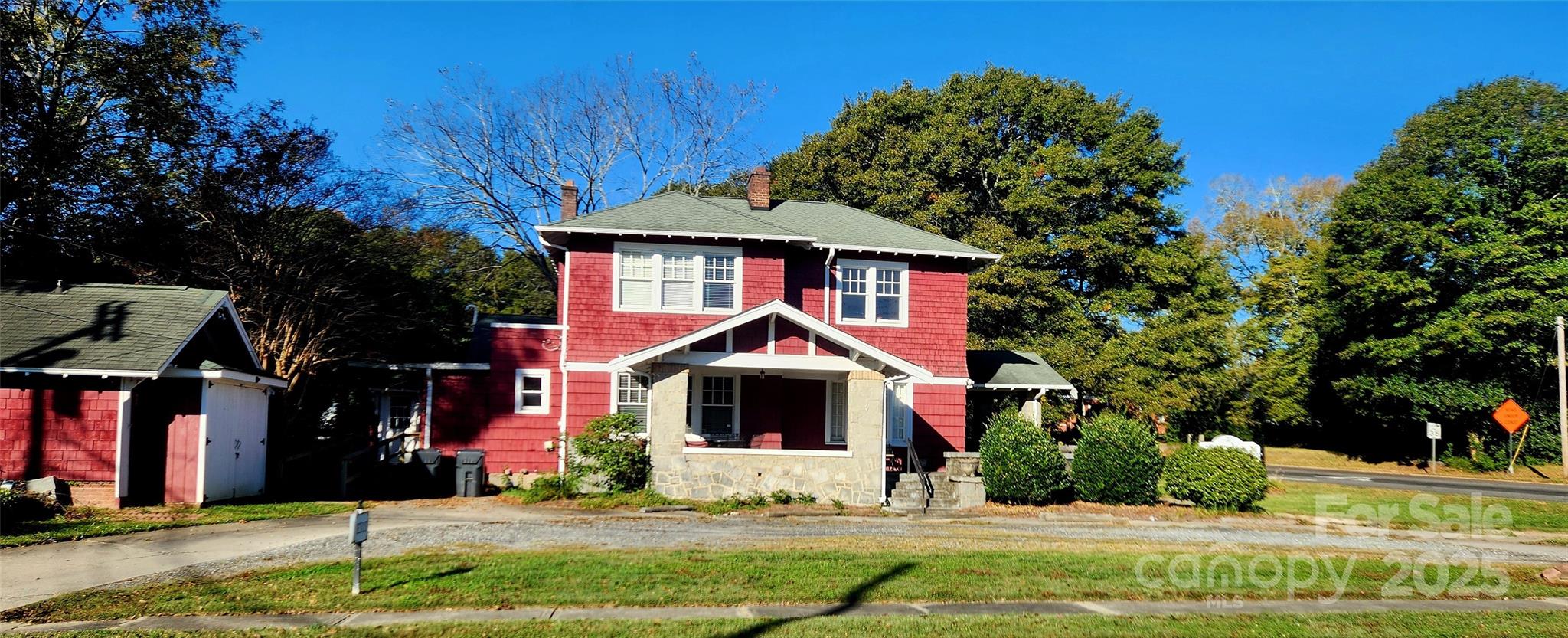 303 W Trade Street Property Photo 2