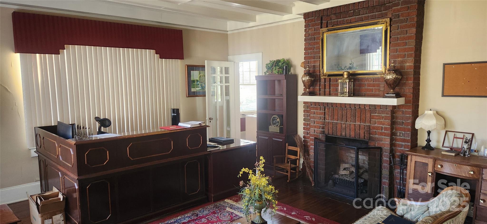 303 W Trade Street Property Photo 10