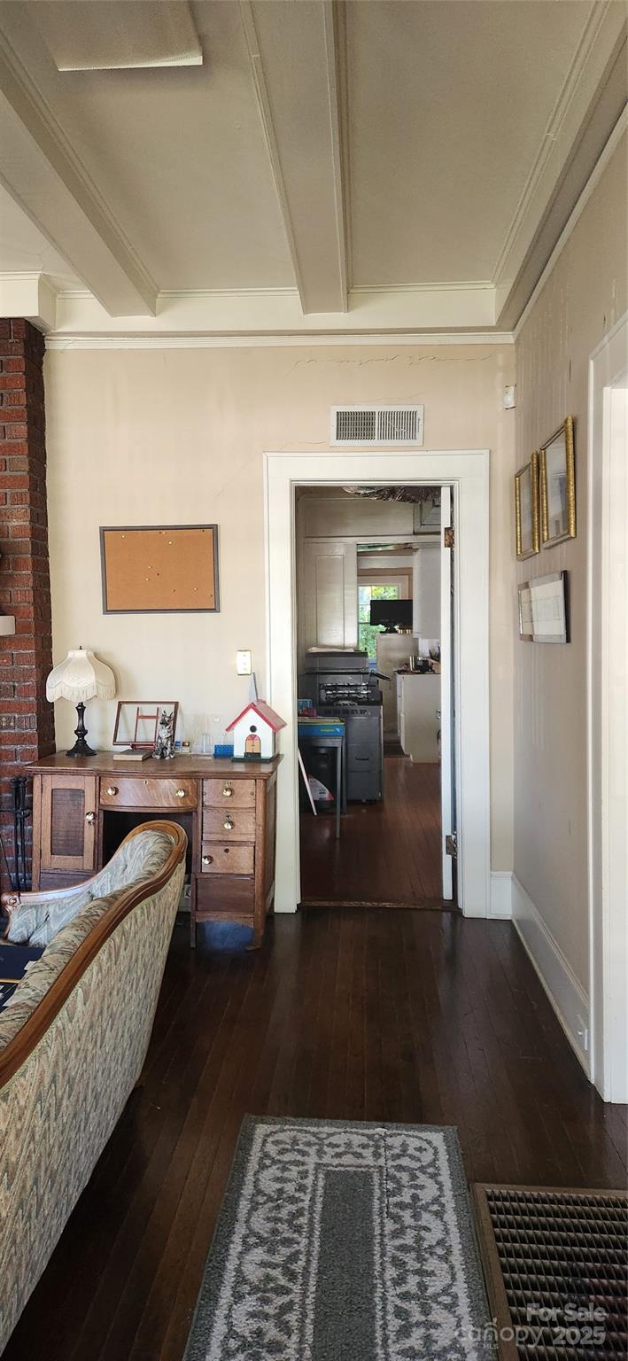 303 W Trade Street Property Photo 11