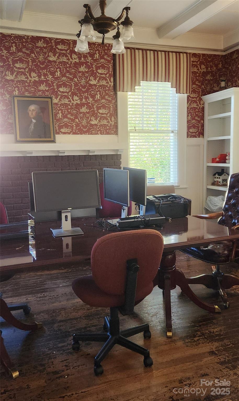 303 W Trade Street Property Photo 12