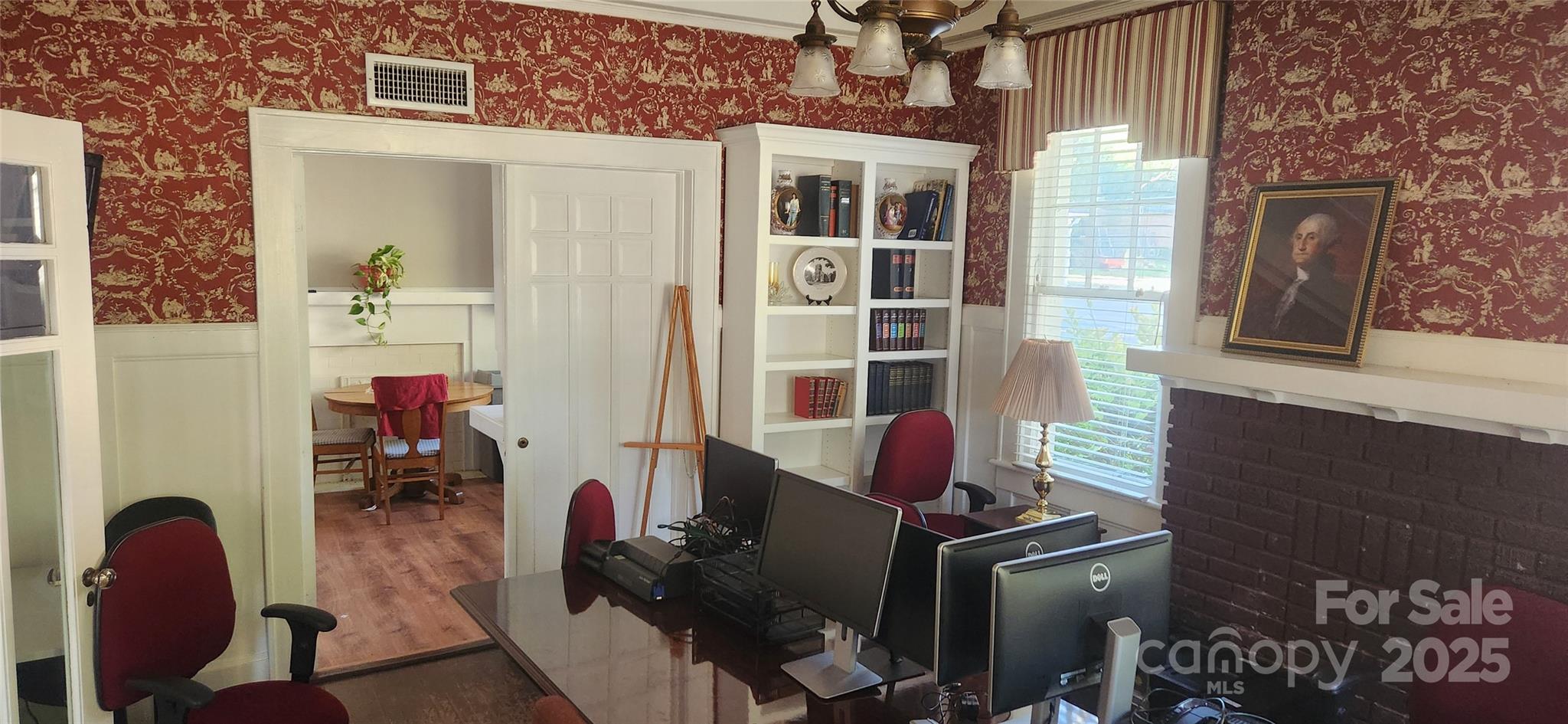 303 W Trade Street Property Photo 13