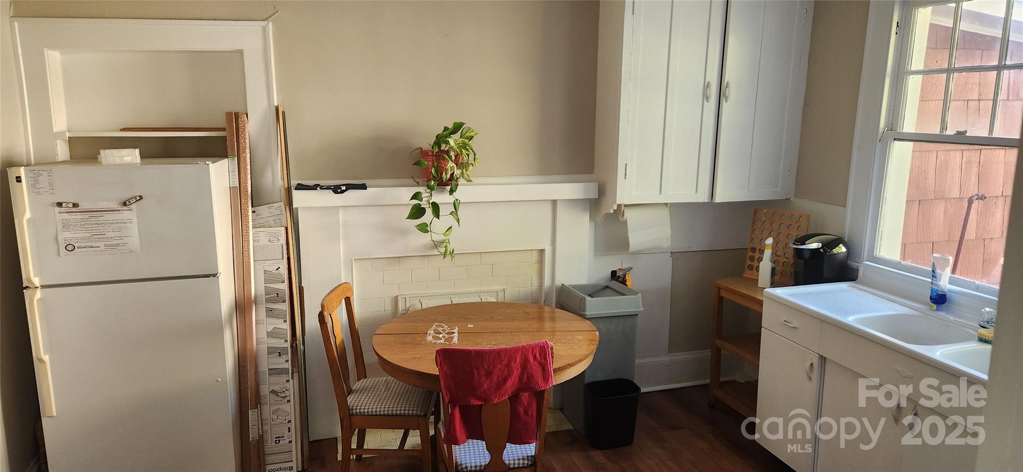 303 W Trade Street Property Photo 14