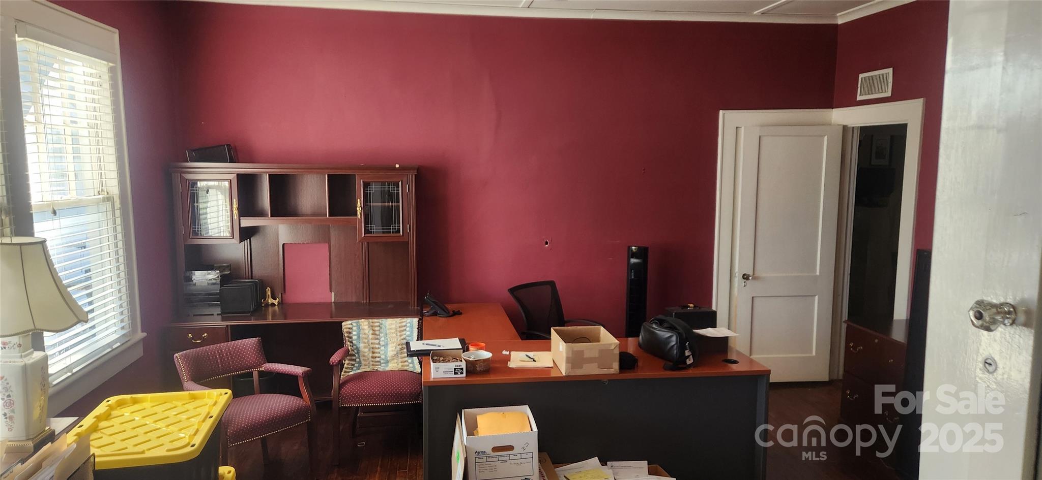 303 W Trade Street Property Photo 23