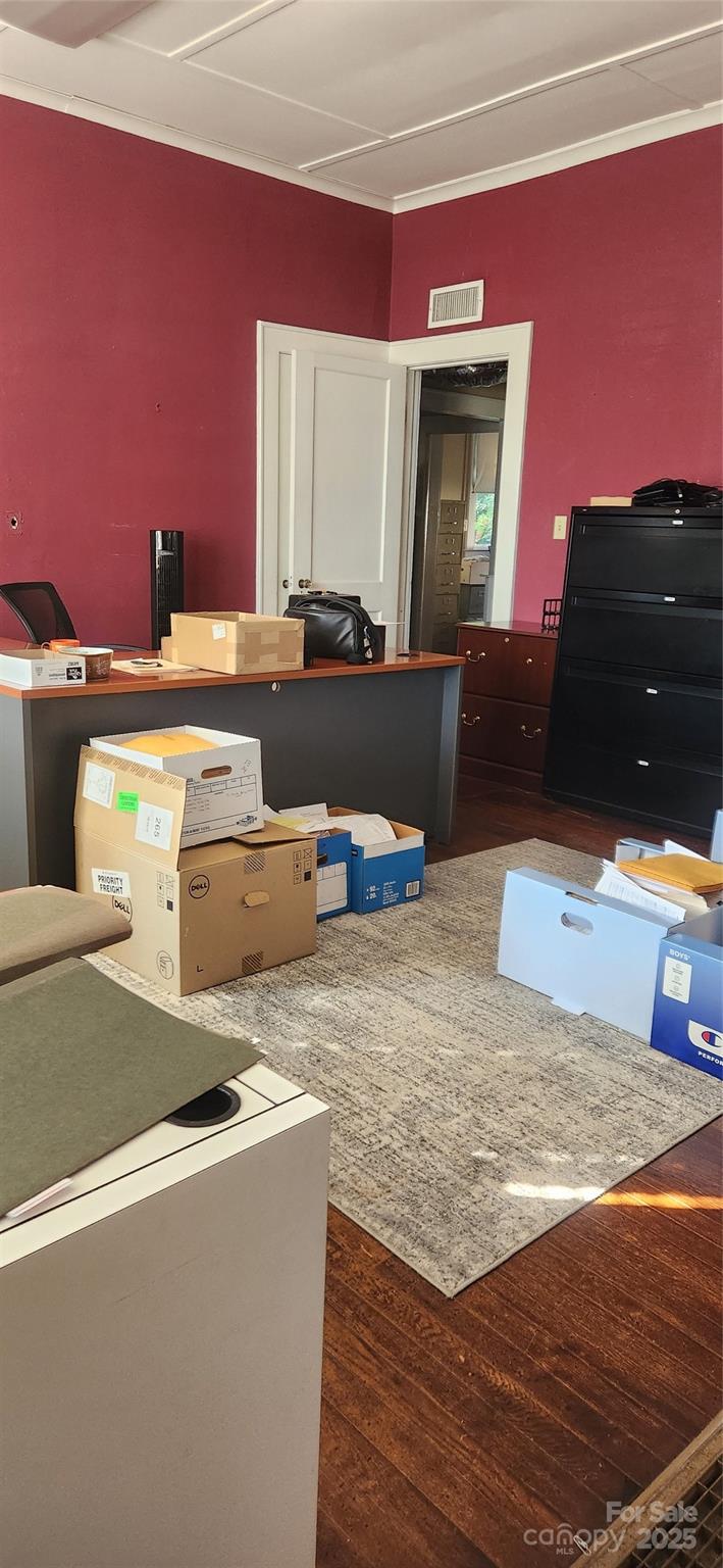 303 W Trade Street Property Photo 26