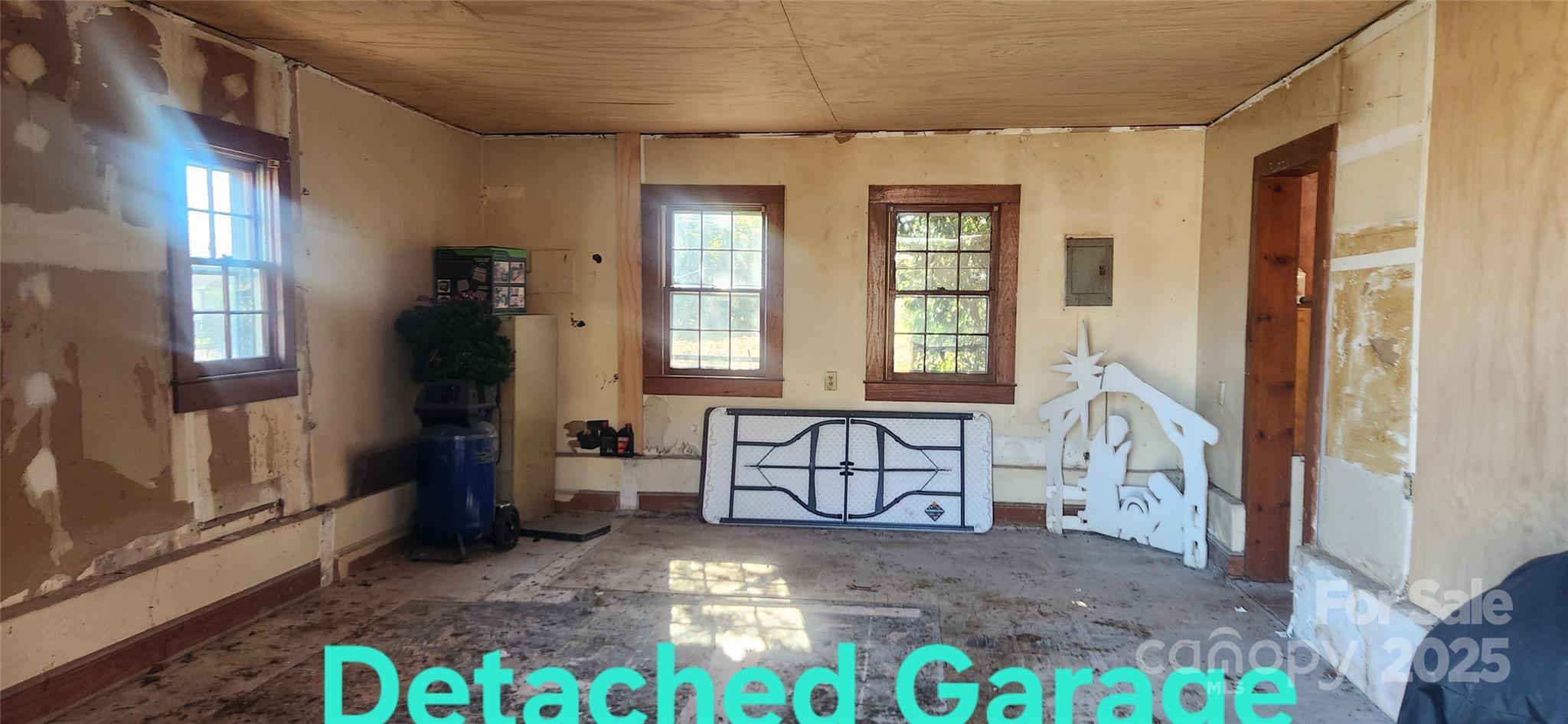 303 W Trade Street Property Photo 38