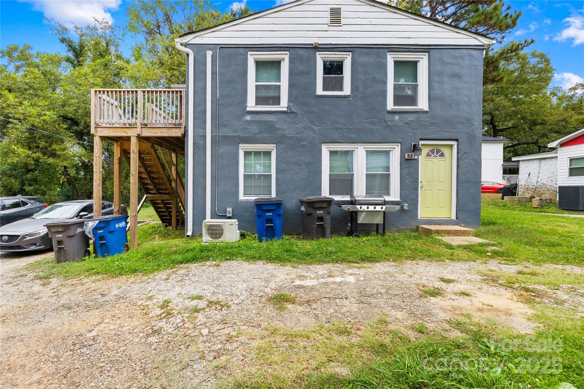 537 & 539 Broadway Court Property Photo 3