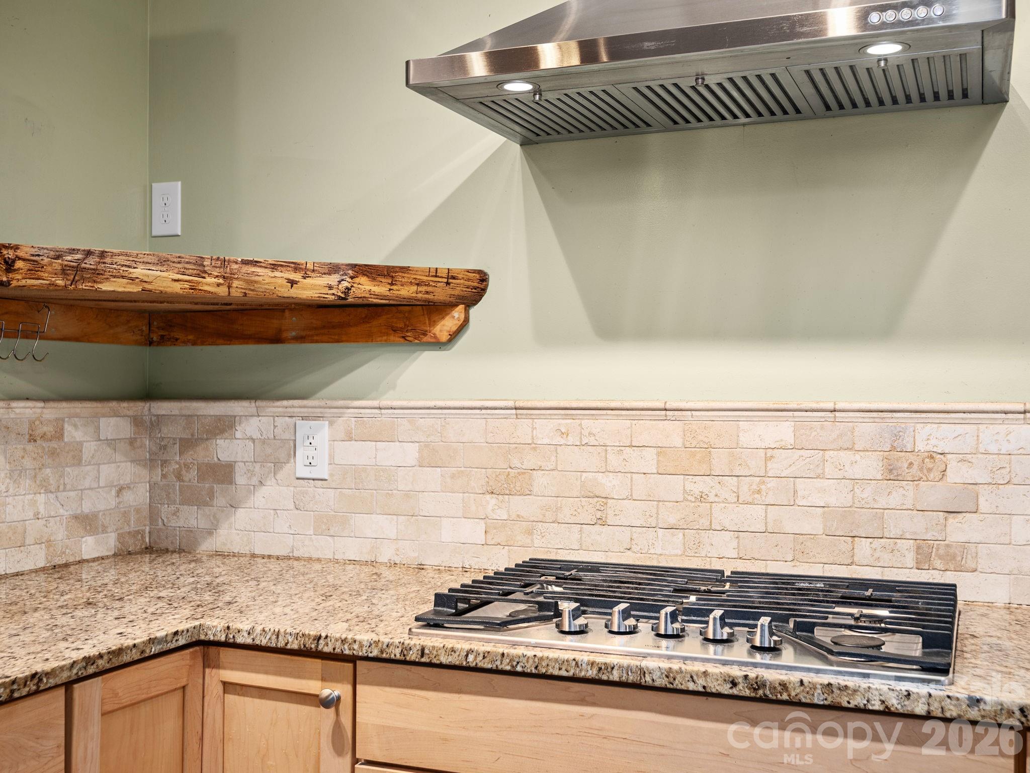 6 Star Berry Lane Property Photo 12