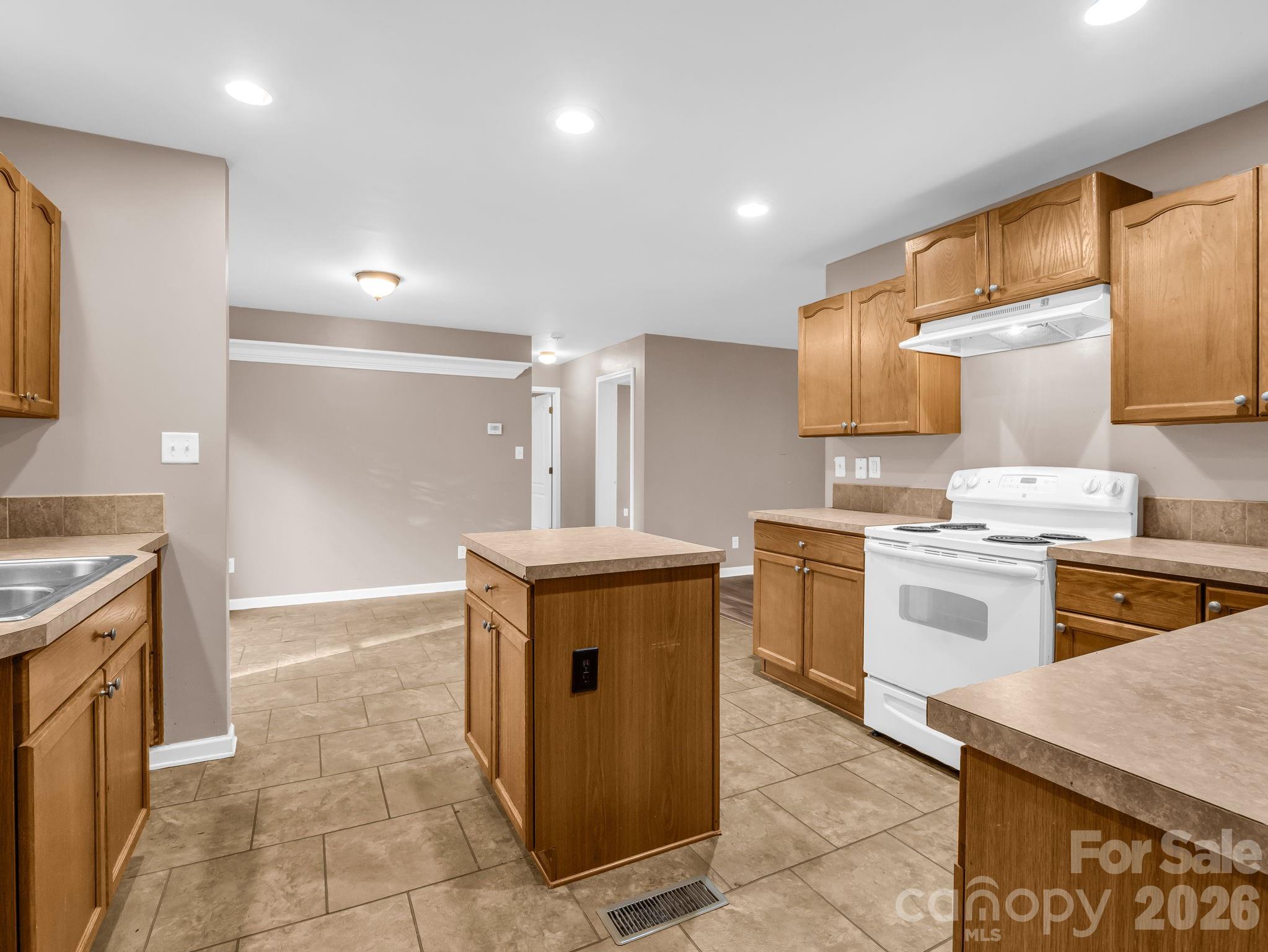 663 Landrum Road Property Photo 15