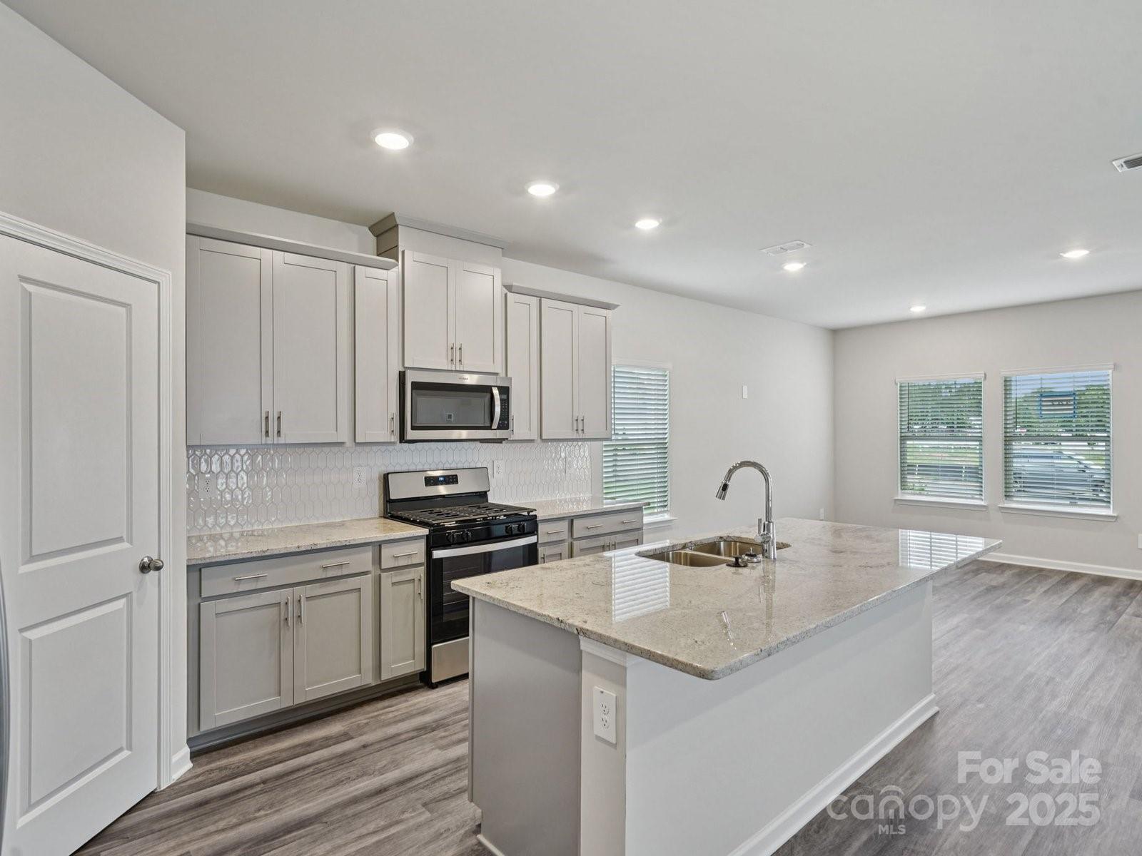 7245 Yardley Street Property Photo 6
