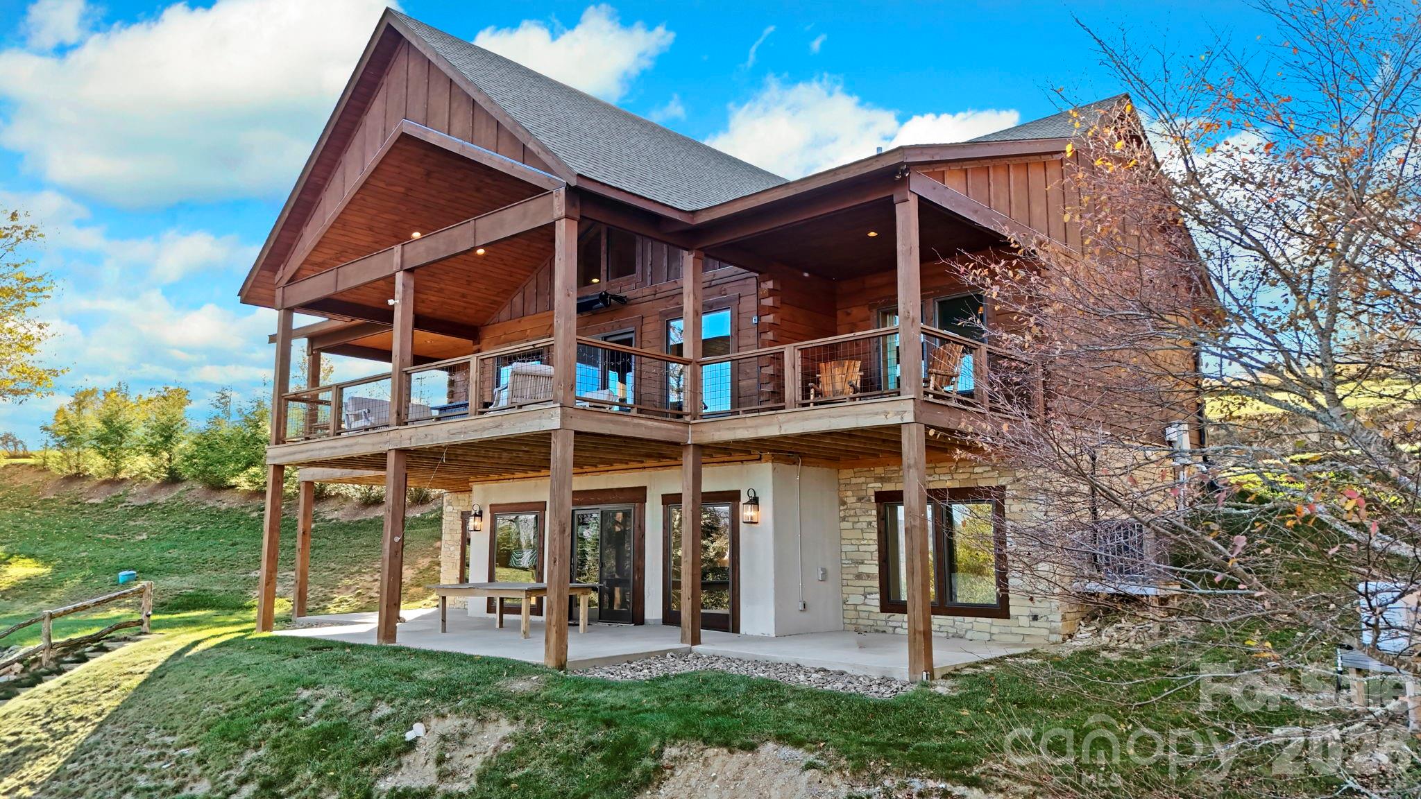 584 Grey Fox Ridge Property Photo 3