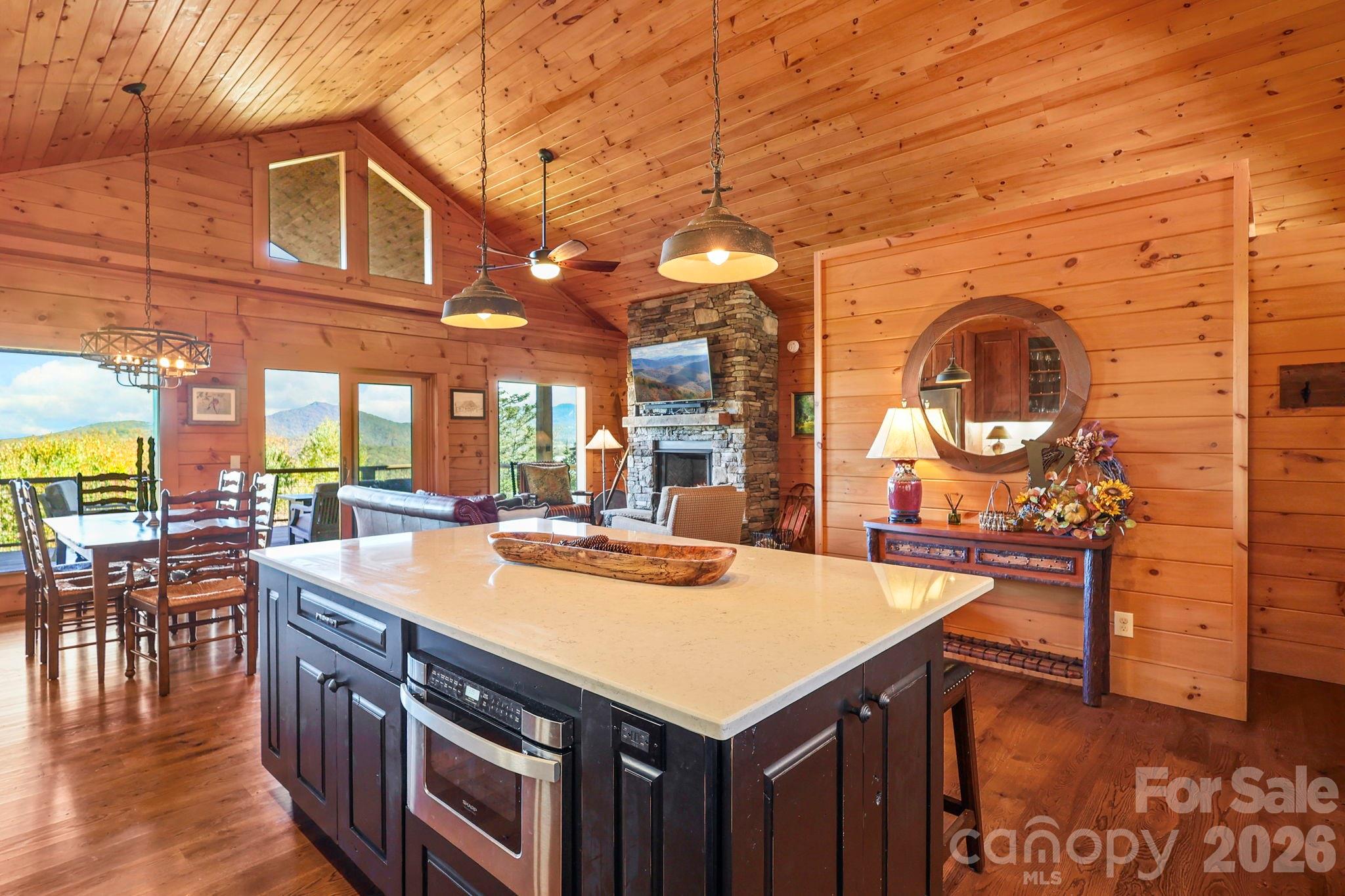 584 Grey Fox Ridge Property Photo 8