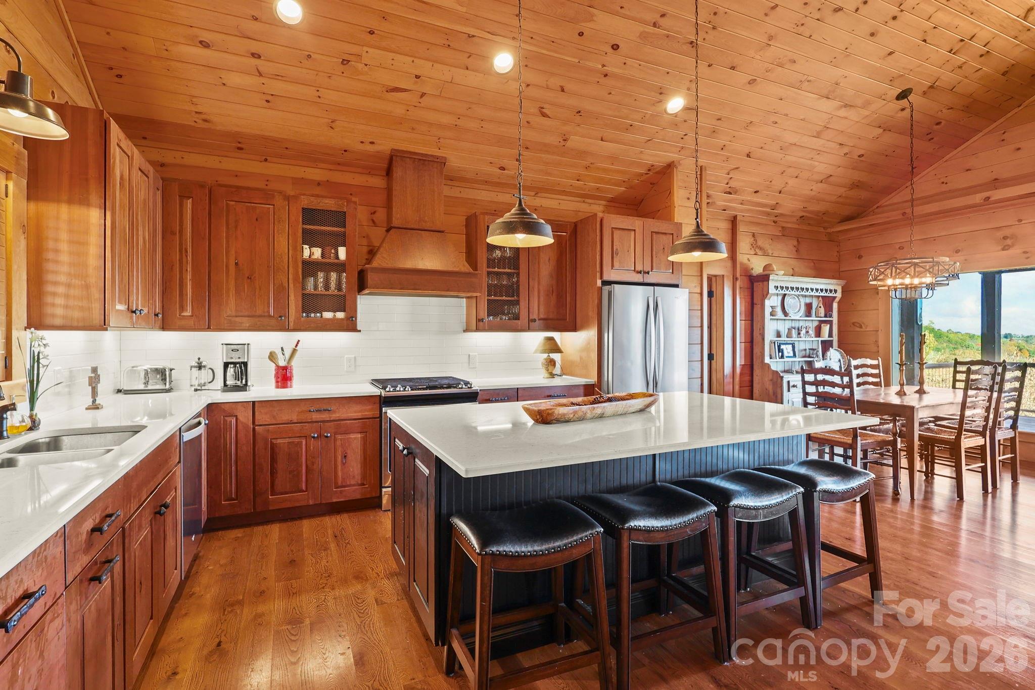 584 Grey Fox Ridge Property Photo 9