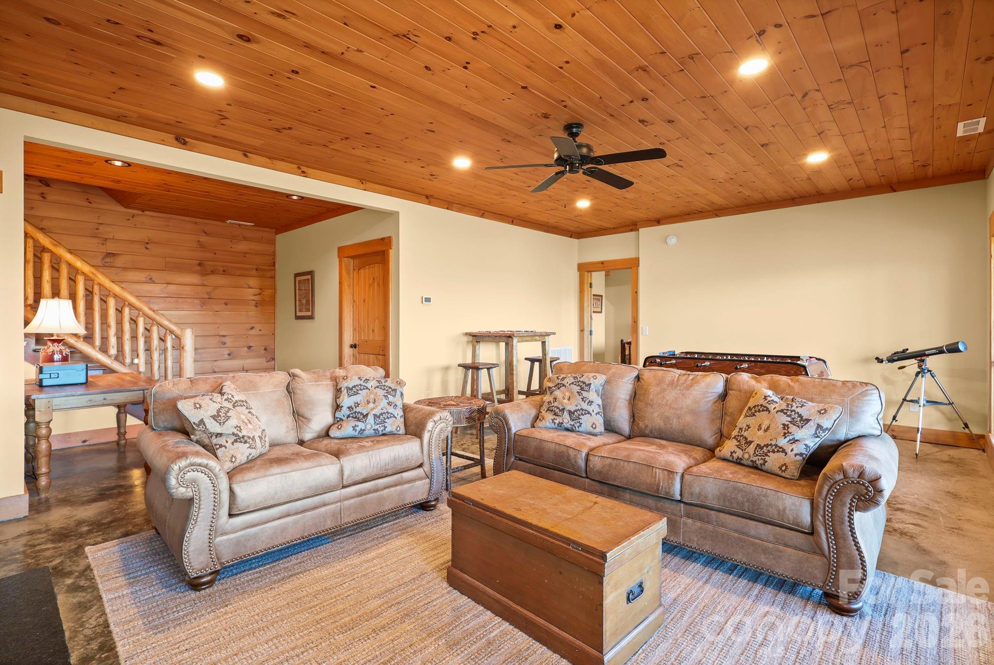 584 Grey Fox Ridge Property Photo 27