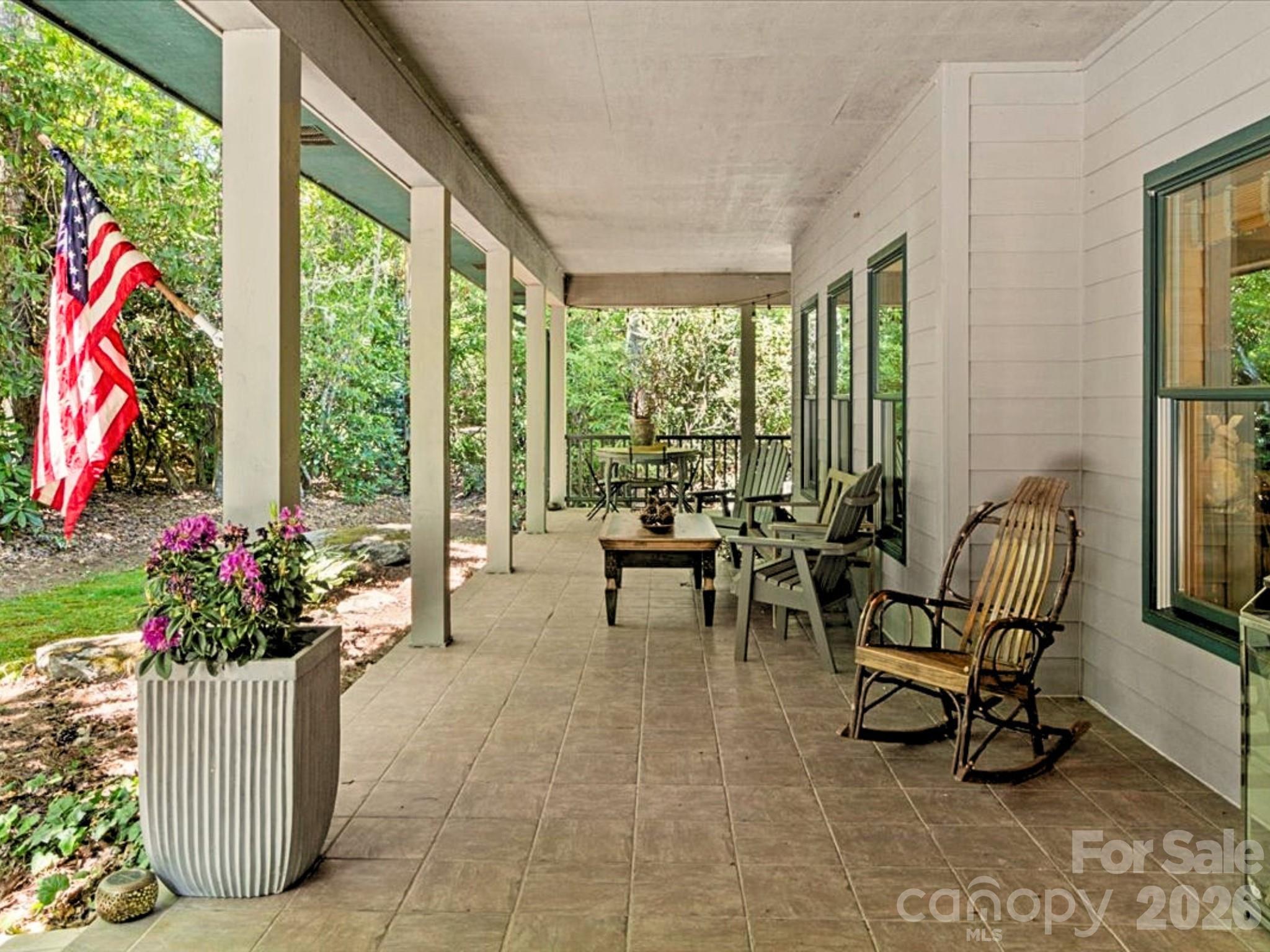 7255 Laurel Hill Drive Property Photo 3